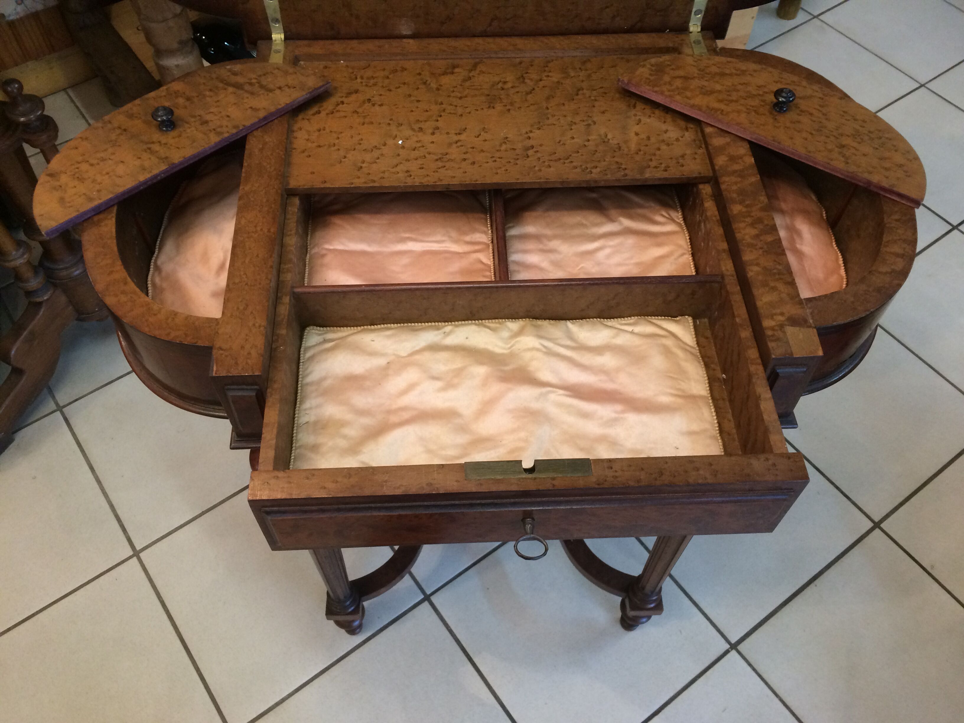 Travailleuse ou table à ouvrage Napoléon III
