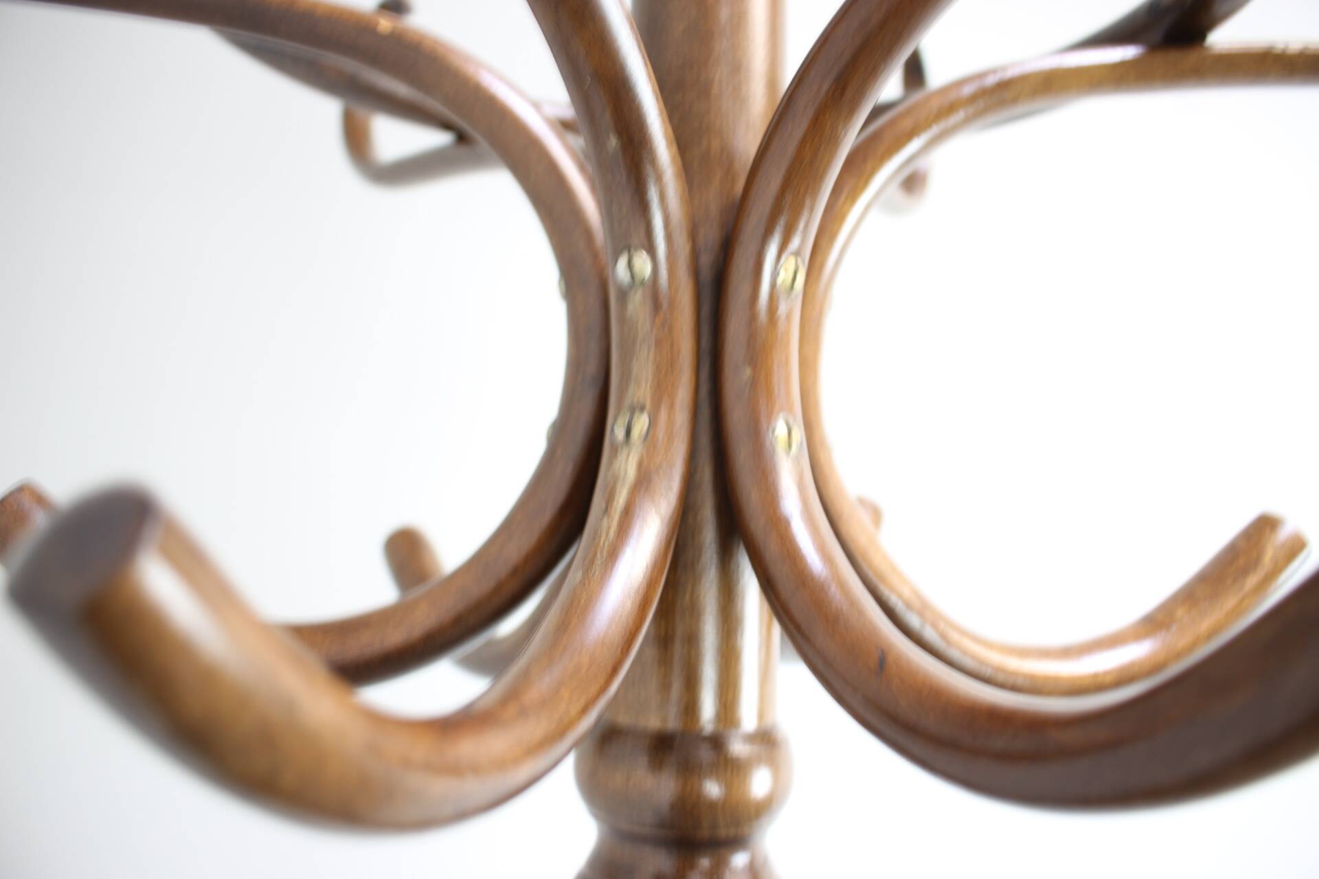 Vintage TON coat rack in curved wood, Czechoslovakia, circa 1970.