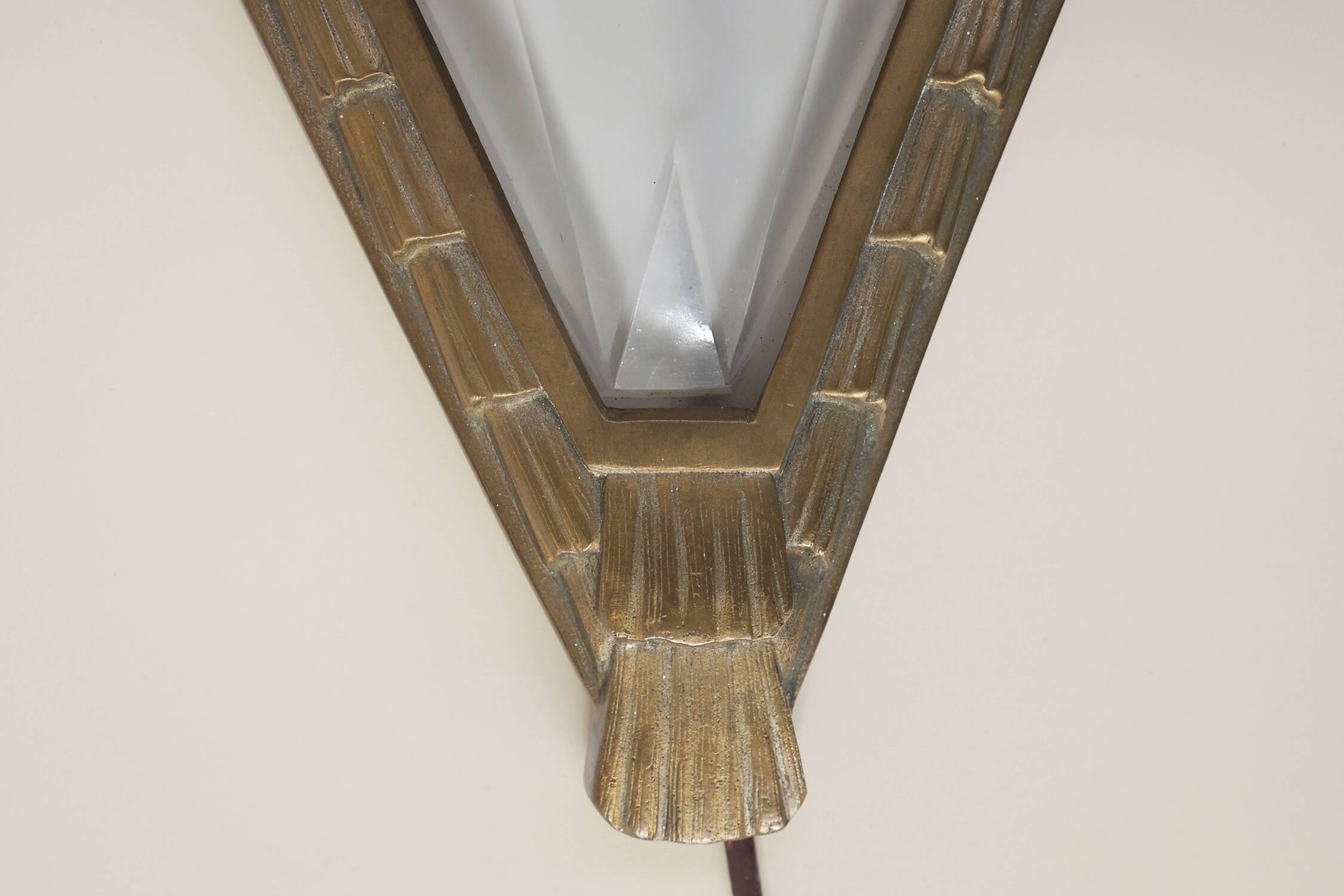 French Art Deco wall scone with frosted molded-pressed glass shade, 1920s
