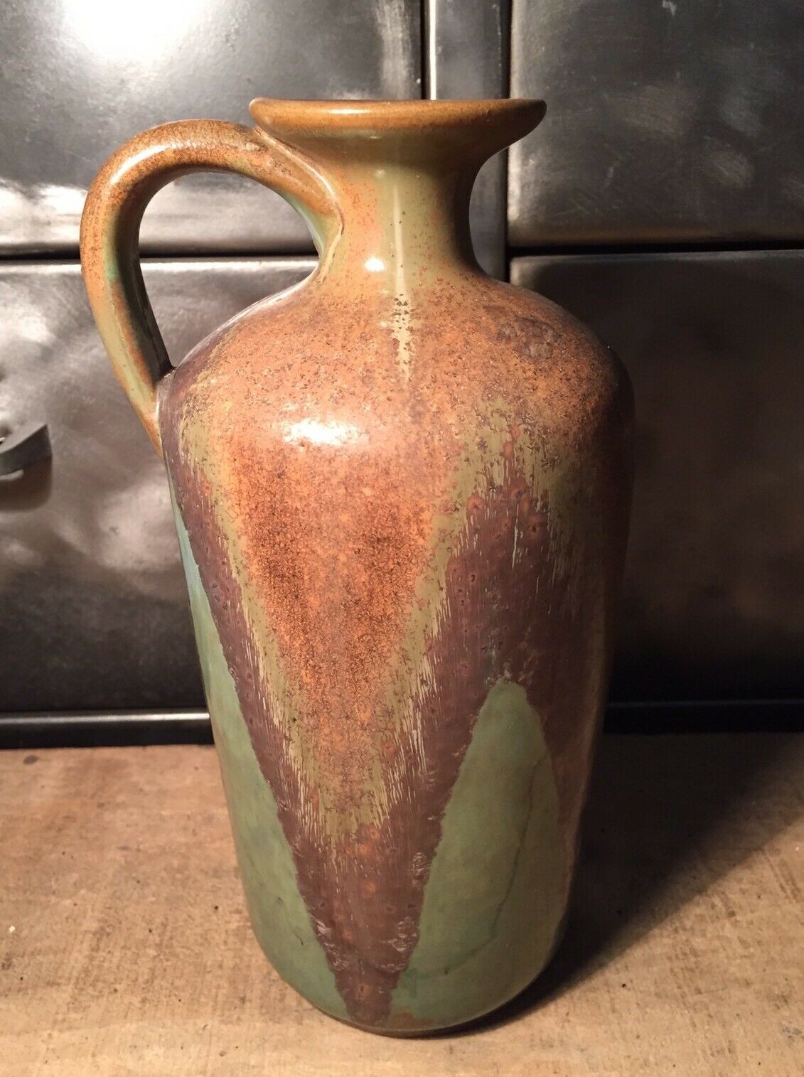 Sandstone vase of Pont-des-Vernes signed Maïténa