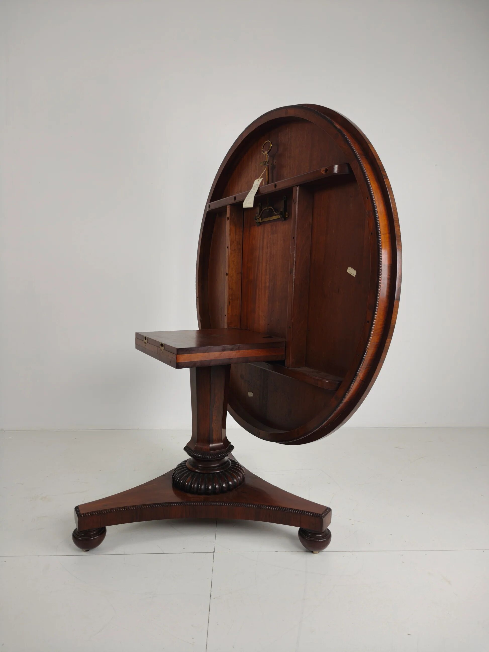Fine quality 19th century William IV rosewood breakfast tilt-top table – c.1820