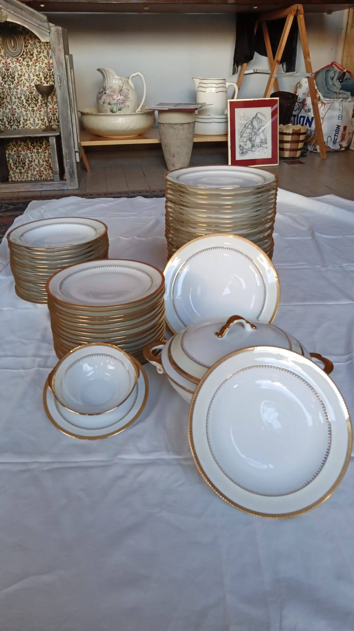 Chastagner Limoges porcelain dinner service, 1930s