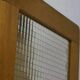 Porte-revues en bois et verre