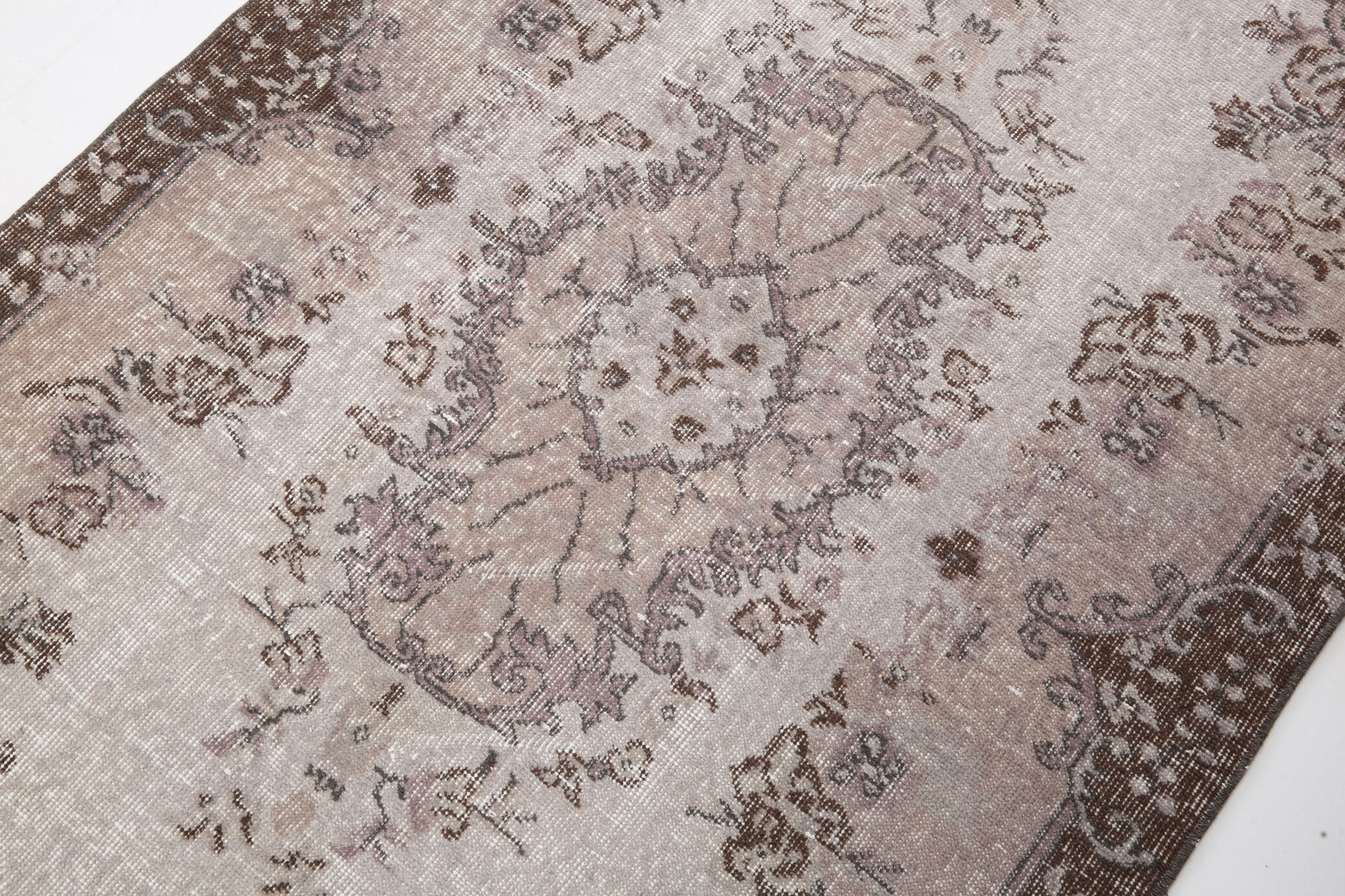 Brown floral turkish area rug, 208x115cm