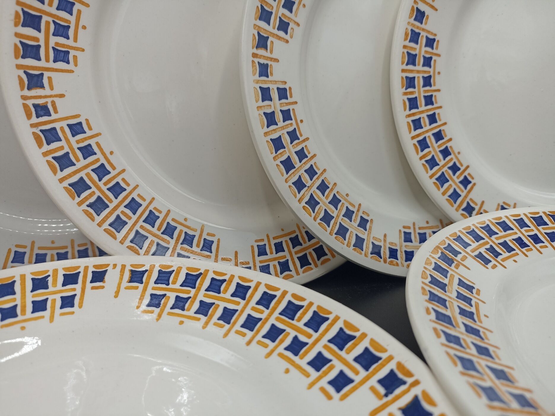 6 flat plates Maryse by Givors