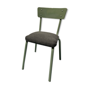 chaise écolier assise