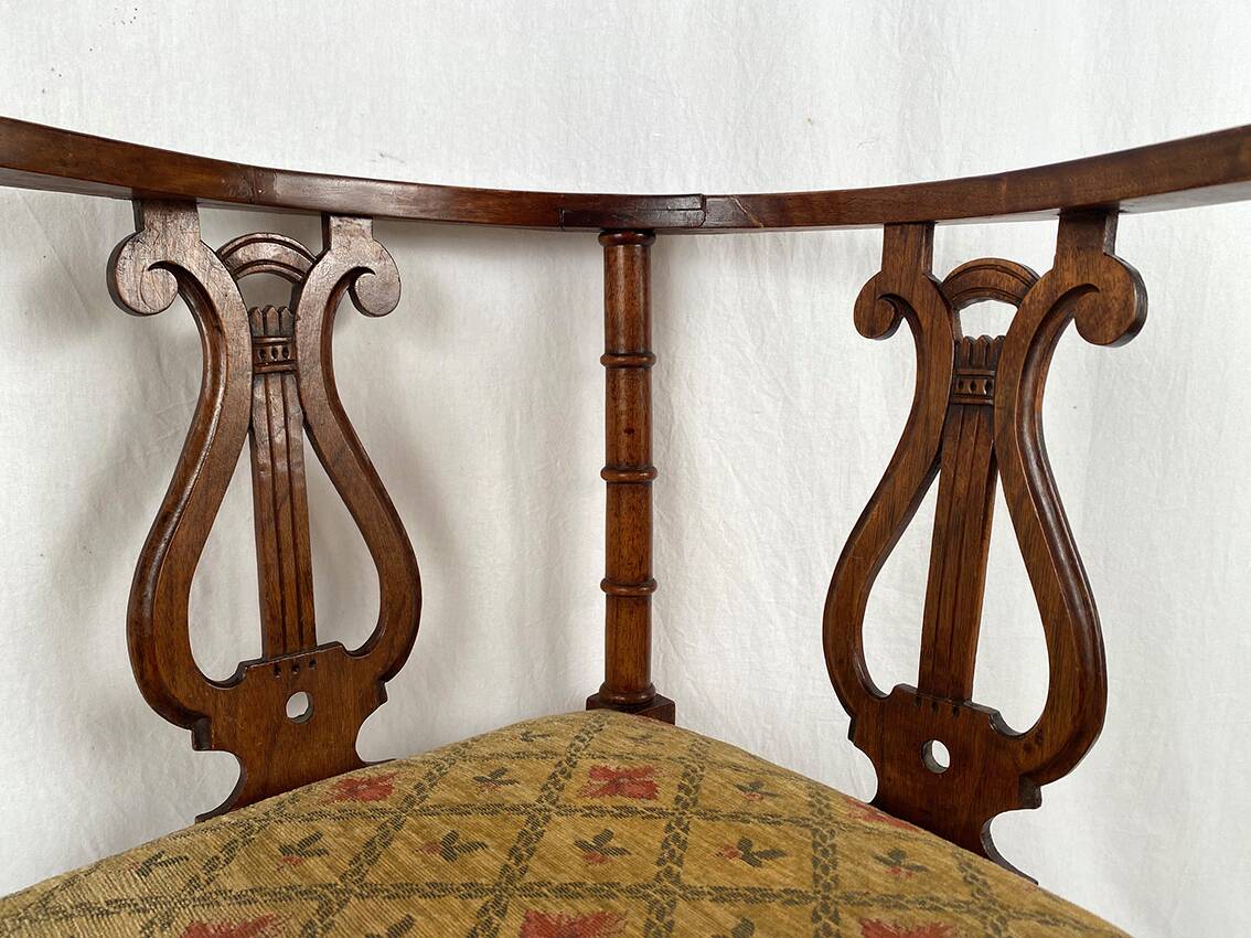 Fauteuil de coin à dossier lyre, vers 1900