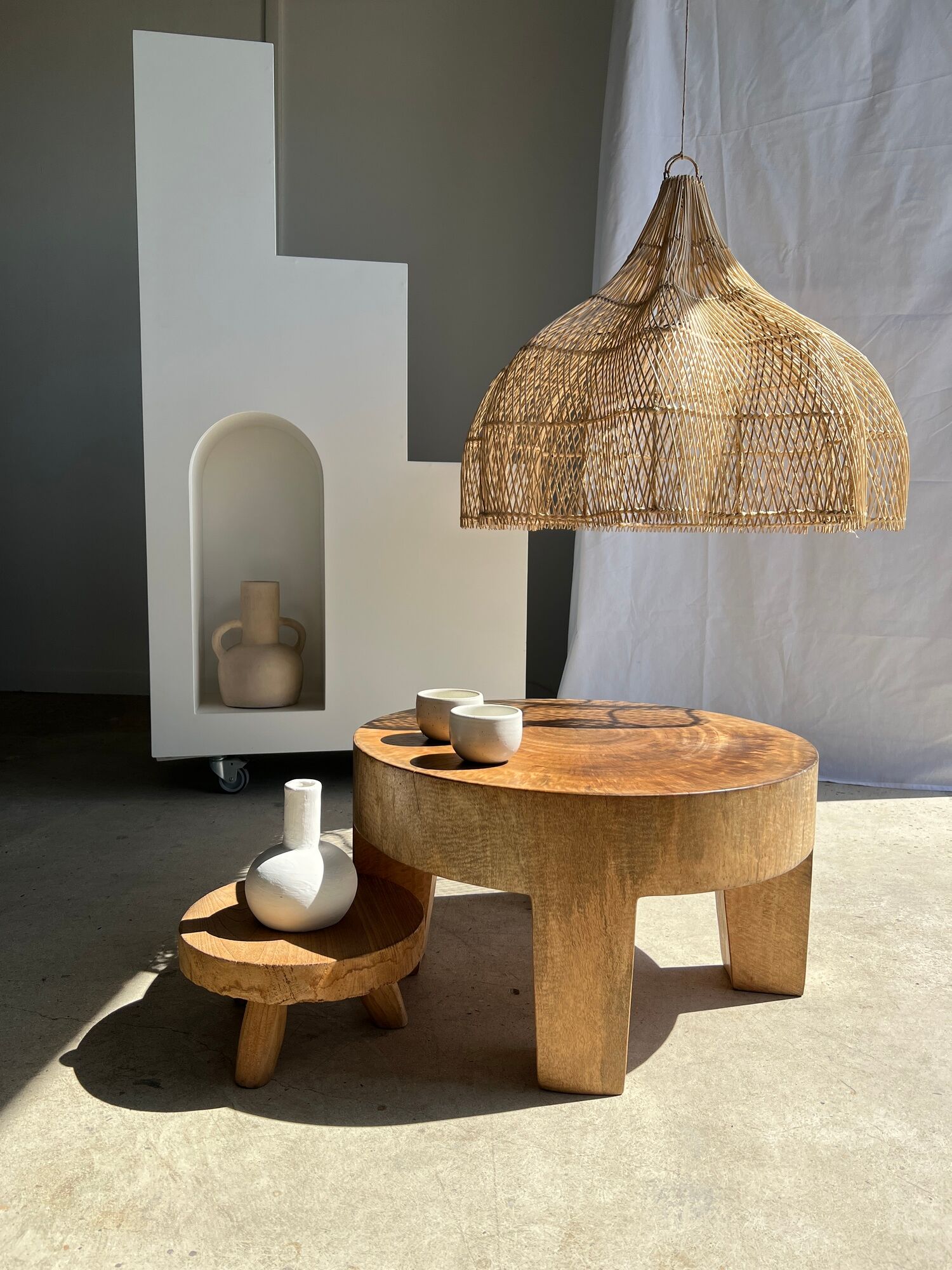 Rattan pendant lamp in the shape of a flower