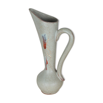 Red patterned sandstone pitcher