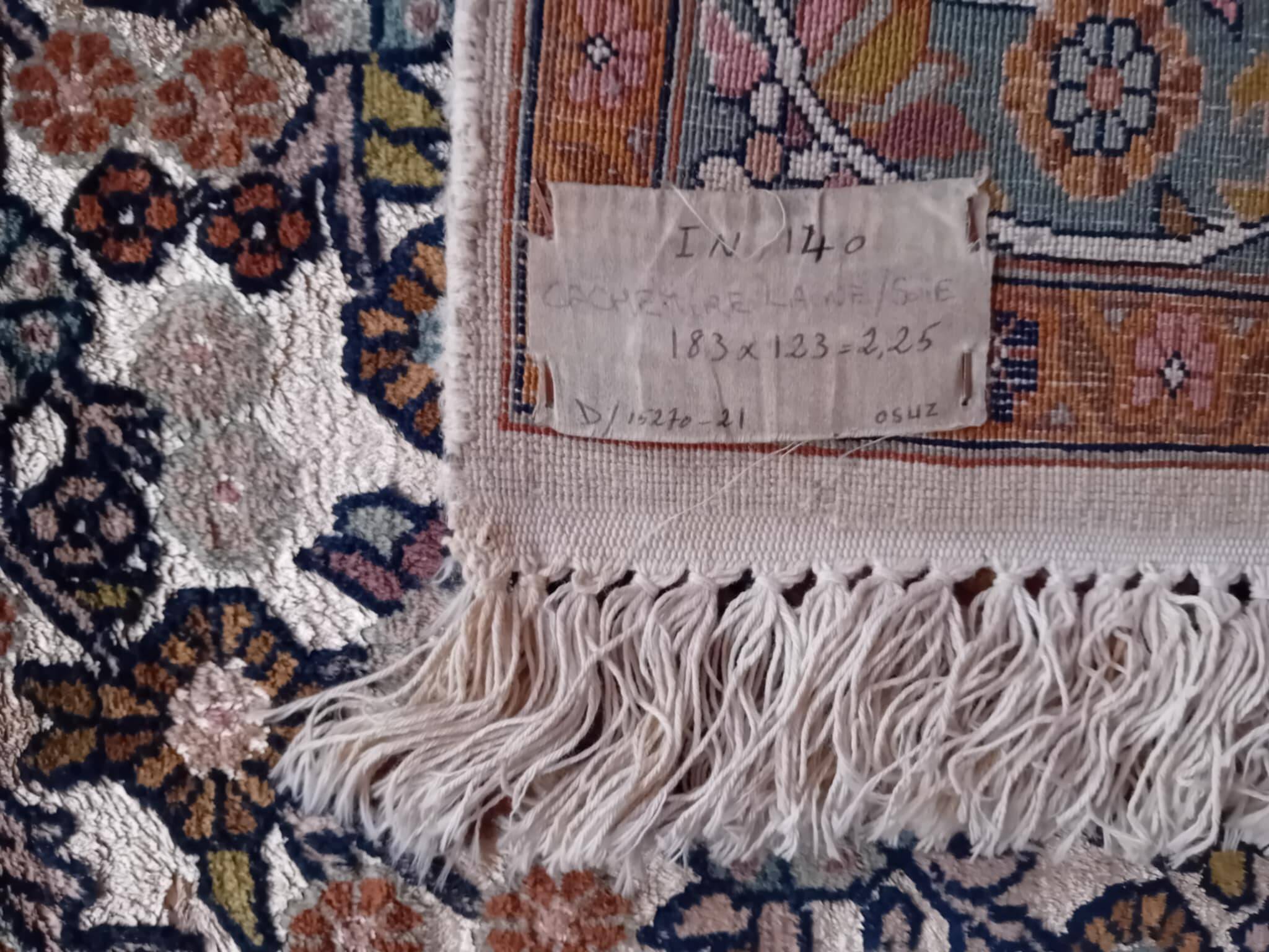 Handmade cashmere wool and silk rug 183x123cm