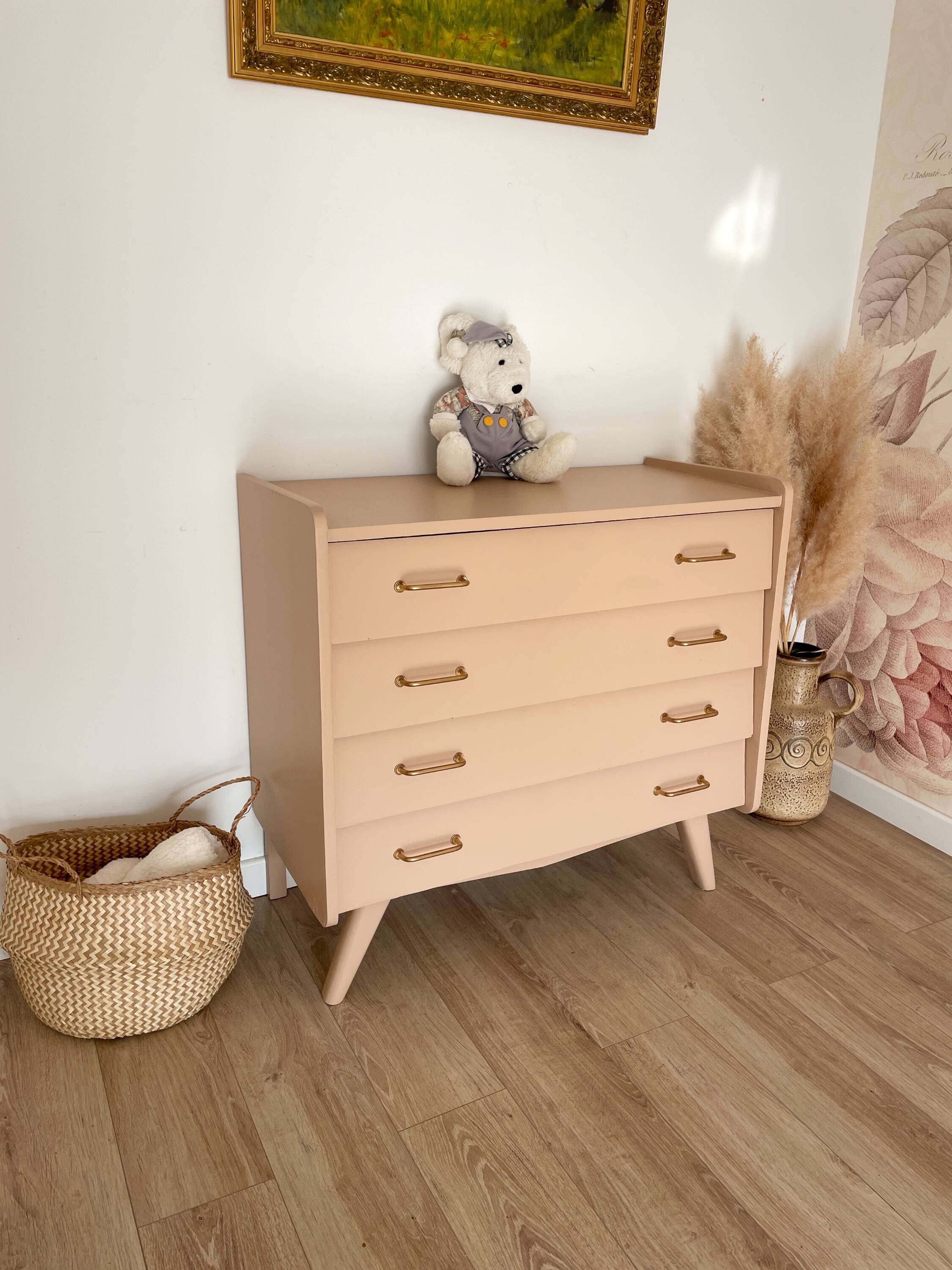 Commode vintage beige rosé
