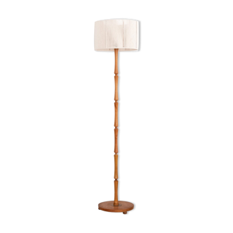 Wooden floor lamp and cotton rope lampshade