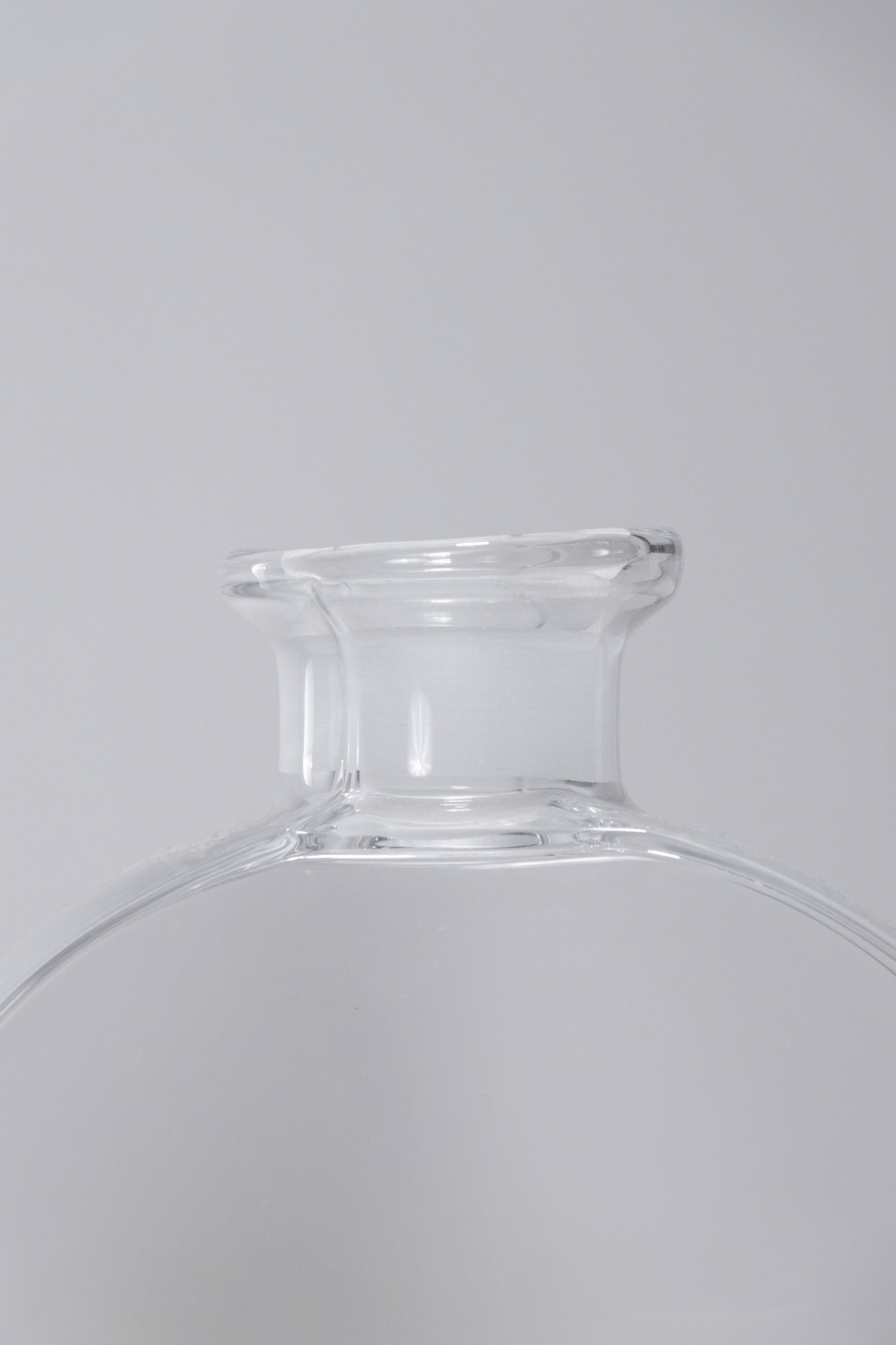 Flacon en verre moulé, 1940s