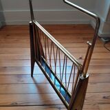 Folding magazine rack