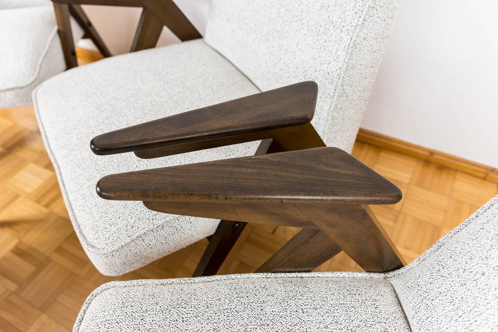 Pair of Model 300 177 Bunny Armchairs, 1960s