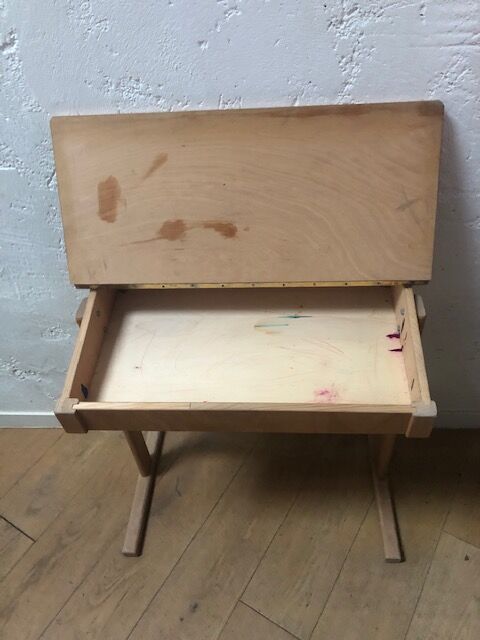 Child's desk