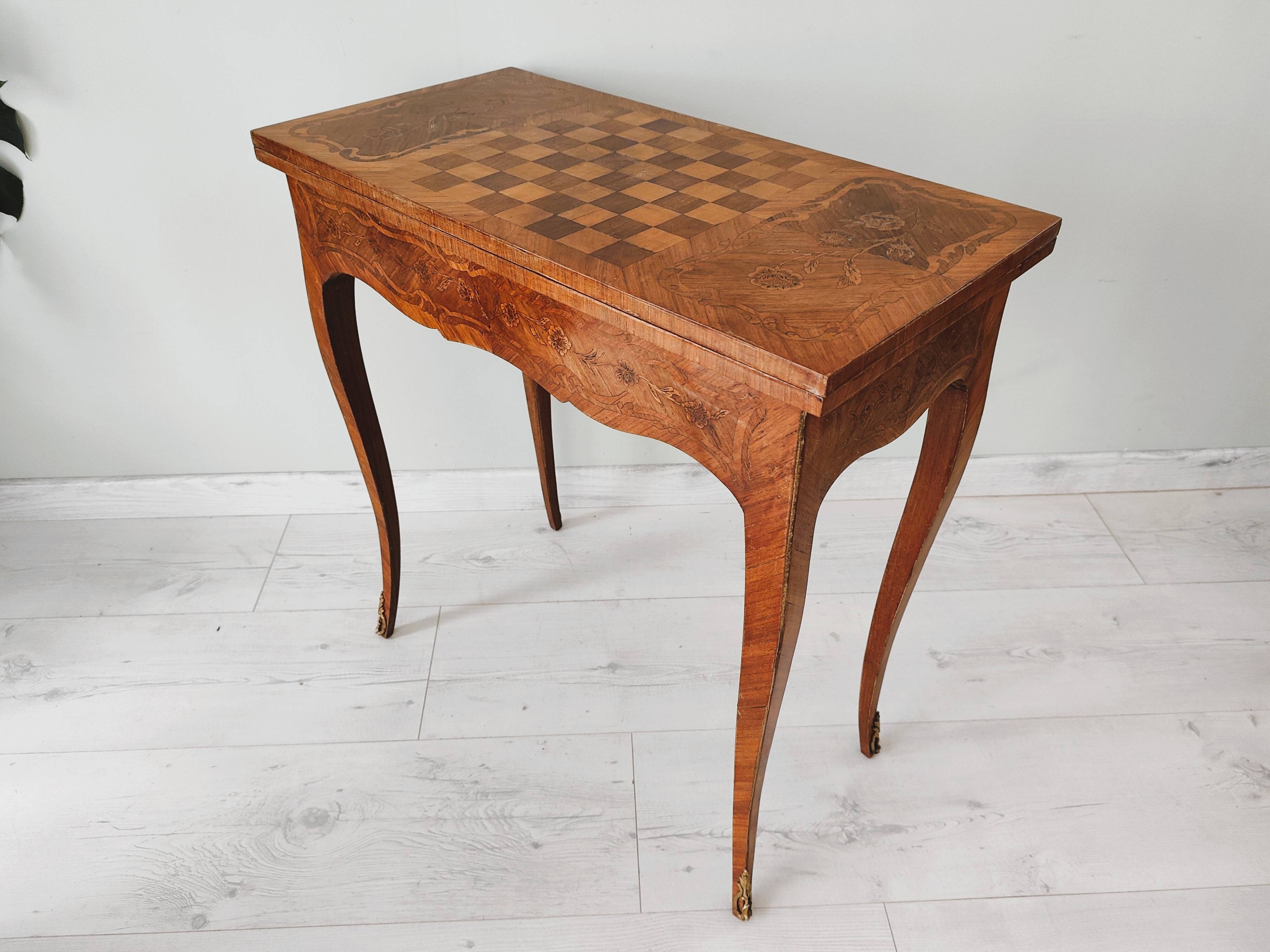 Table de jeux Louis XV en chêne marquetée
