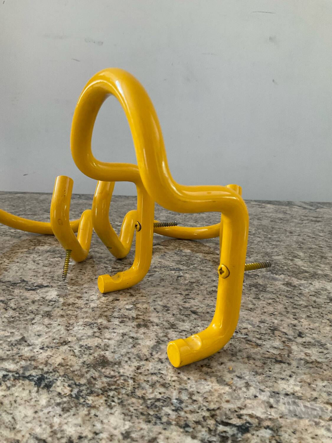 Série de 3 patères « Taka » par Cesar Rota Nodari Acerbis