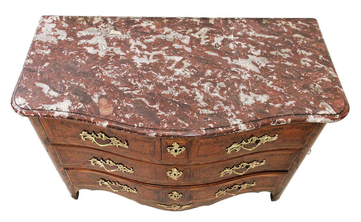 18th century Louis XV rosewood chest of drawers