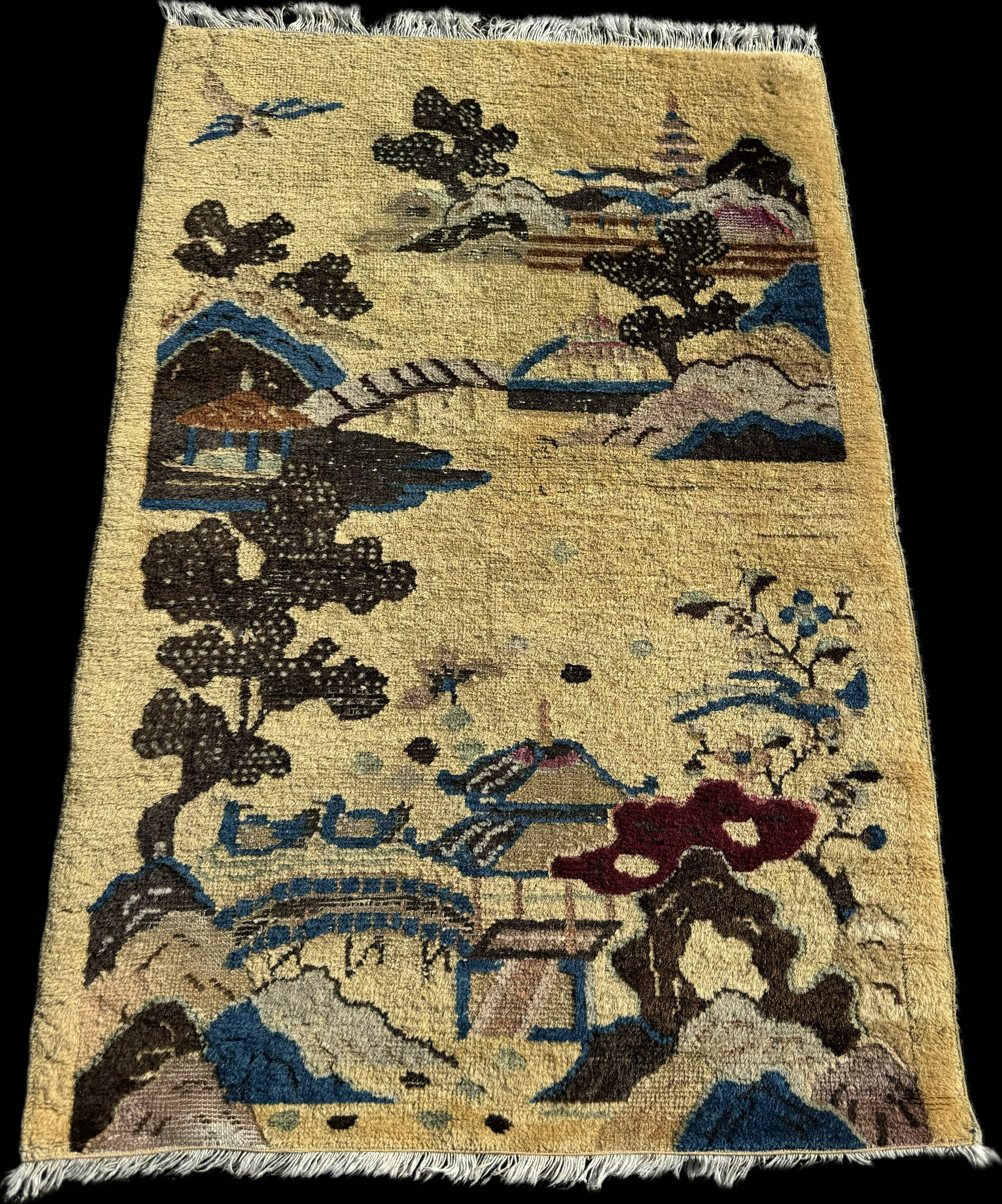 Pao-tao Chinese chinoiserie carpet