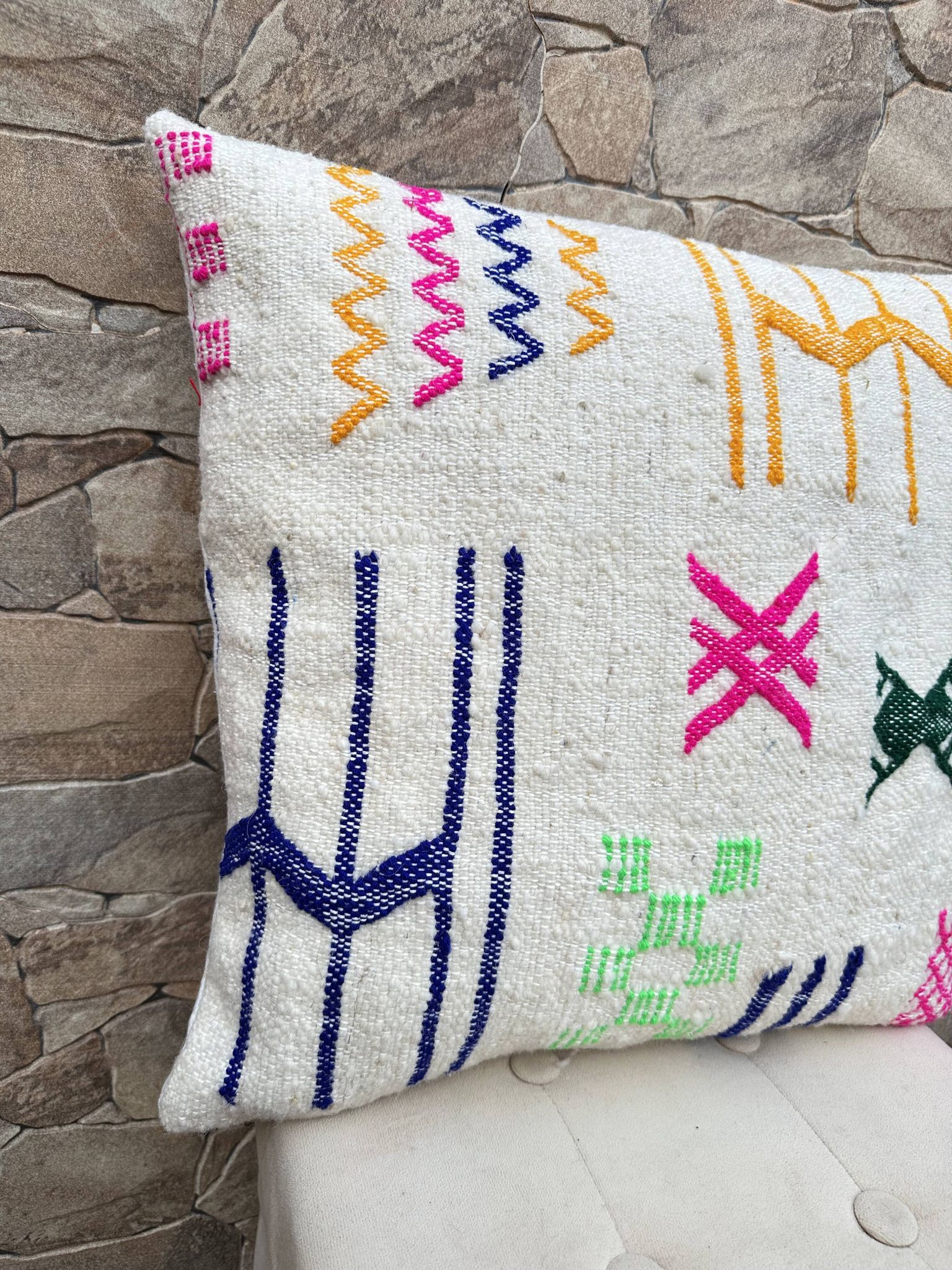 Handmade Berber wool cushion: Moroccan Kilim cushion (45x45cm)