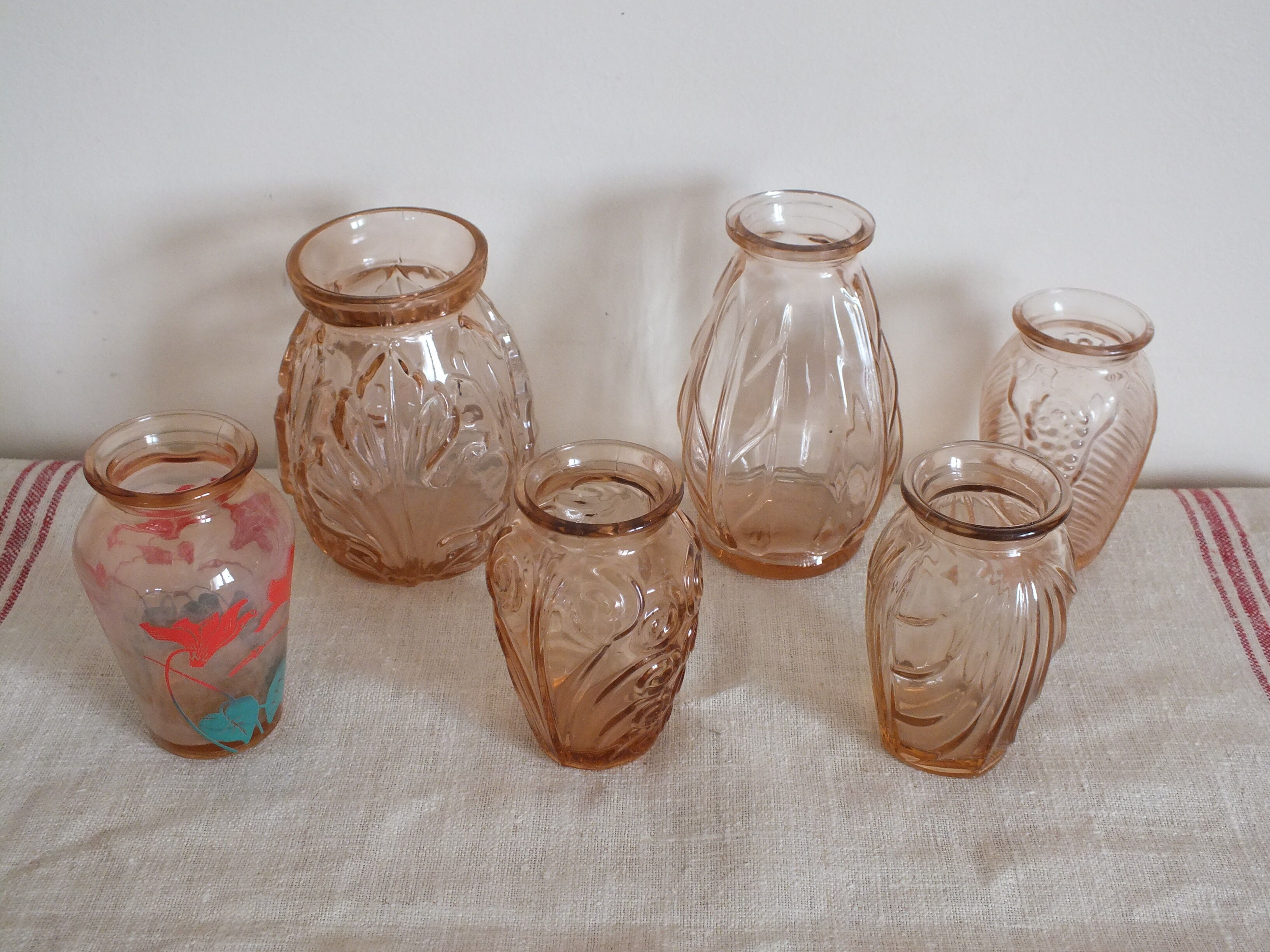 Set of 6 bulb or hyacinth vases in pink molded glass