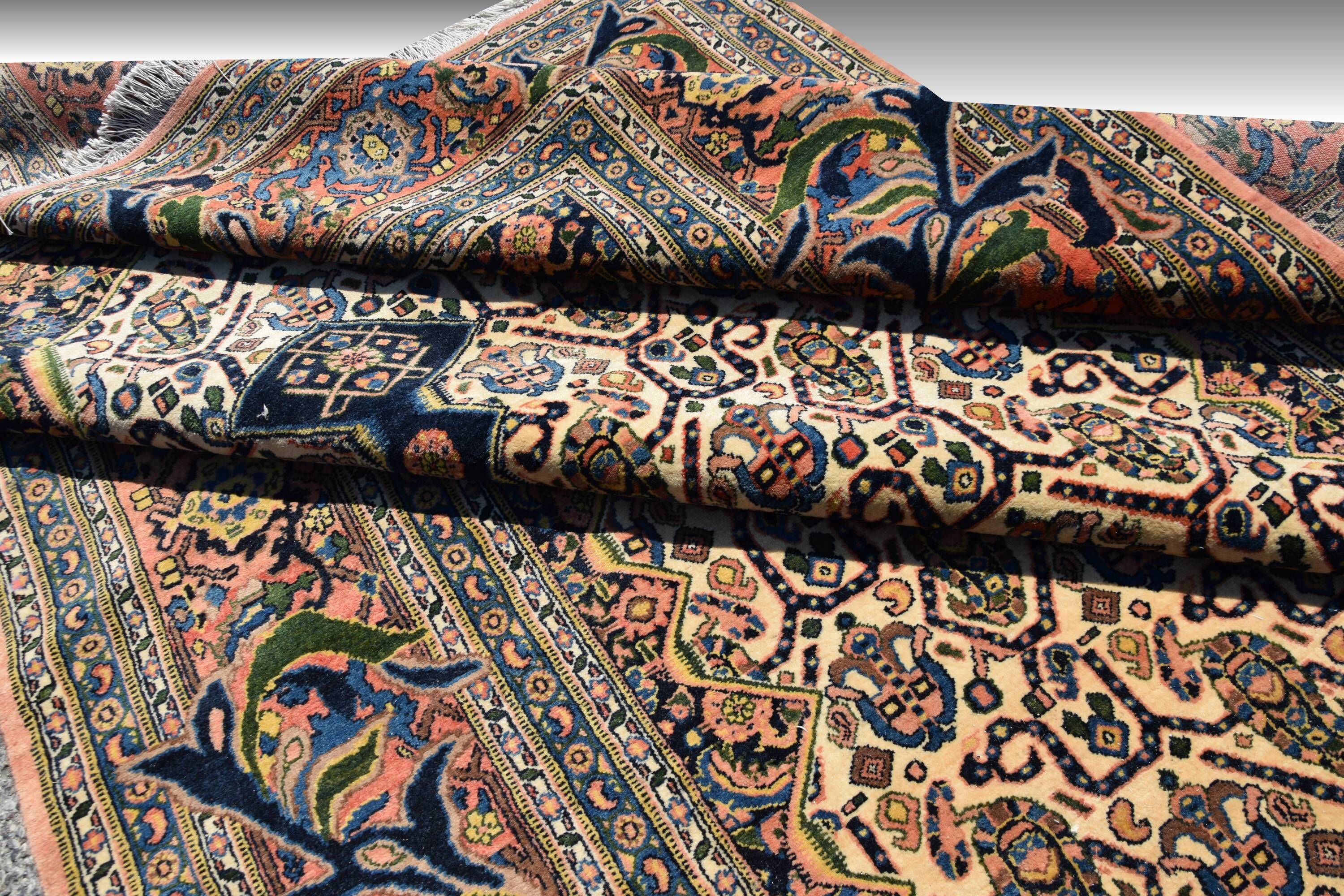 Ancient Oriental Carpet Senneh Iran: 190x290 cm Persian Kurdistan