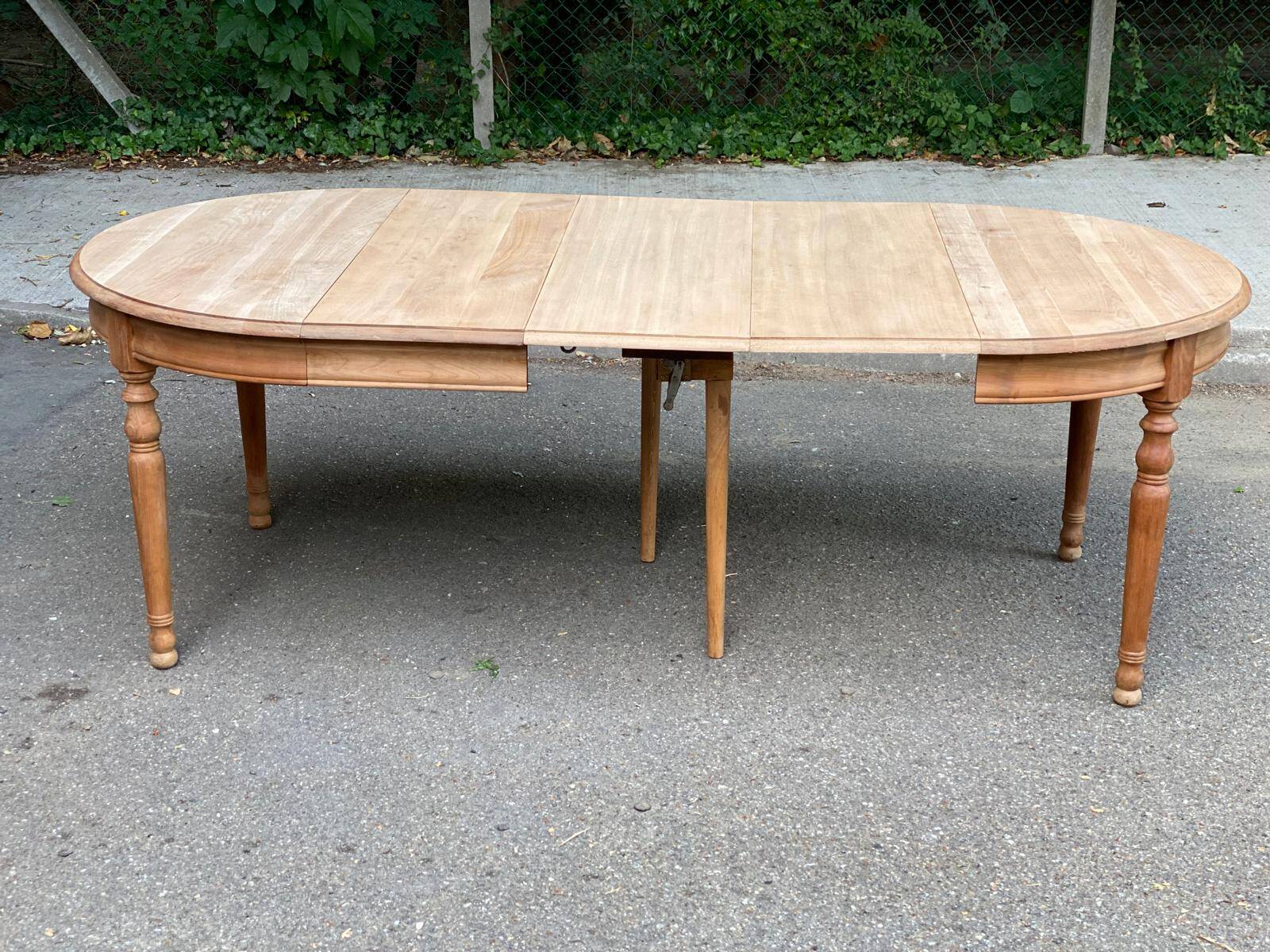 Art Deco round extendable dining table renovated in solid oak 225cm 20th century