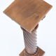 Colonne en bois sculpté