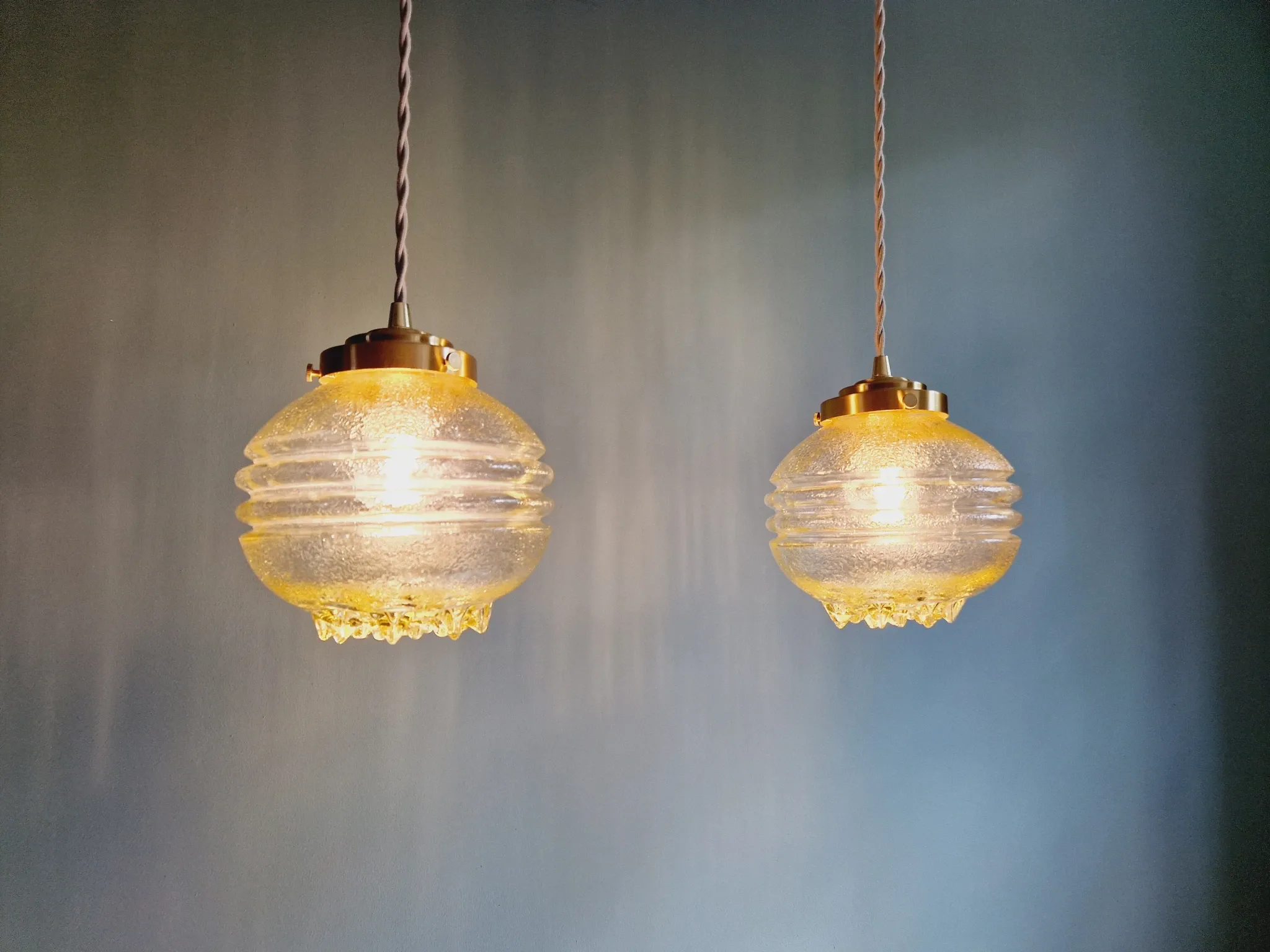 Suspension Space Age in transparent yellow glass, 1970 (10 available)