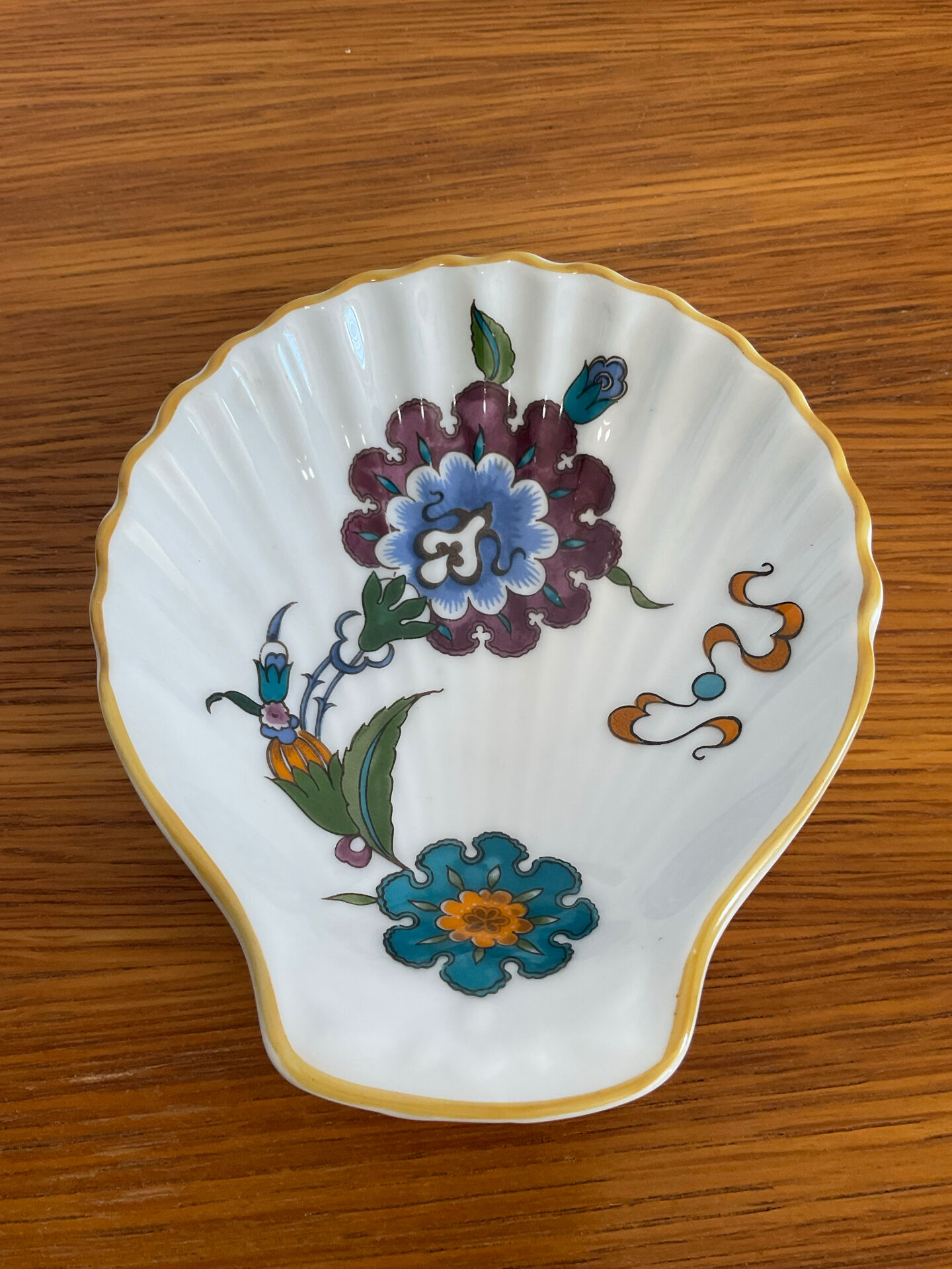 Palmyra Royal Worcester dish or bowl.