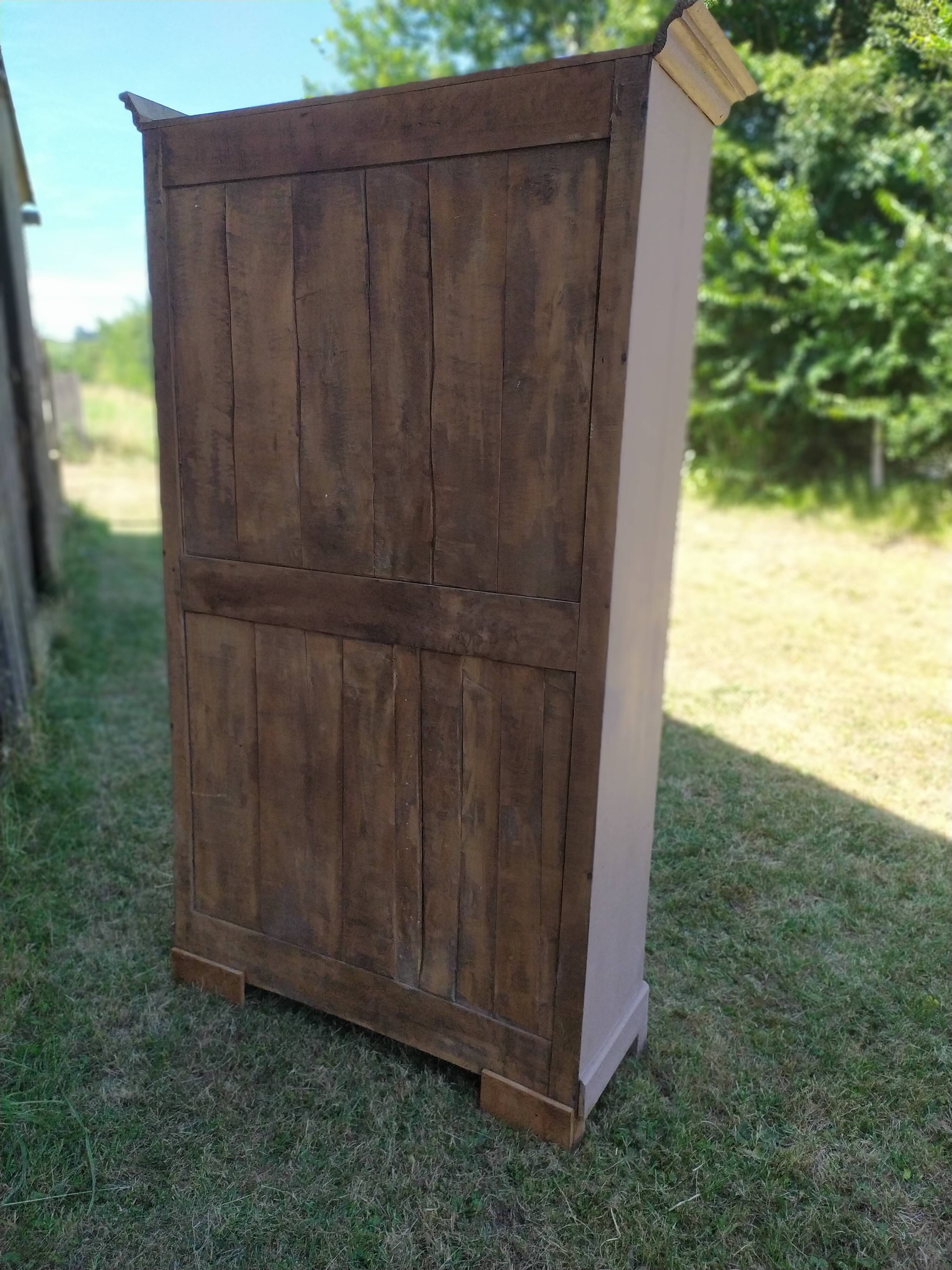 Armoire parisienne