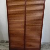 Double curtain cabinet