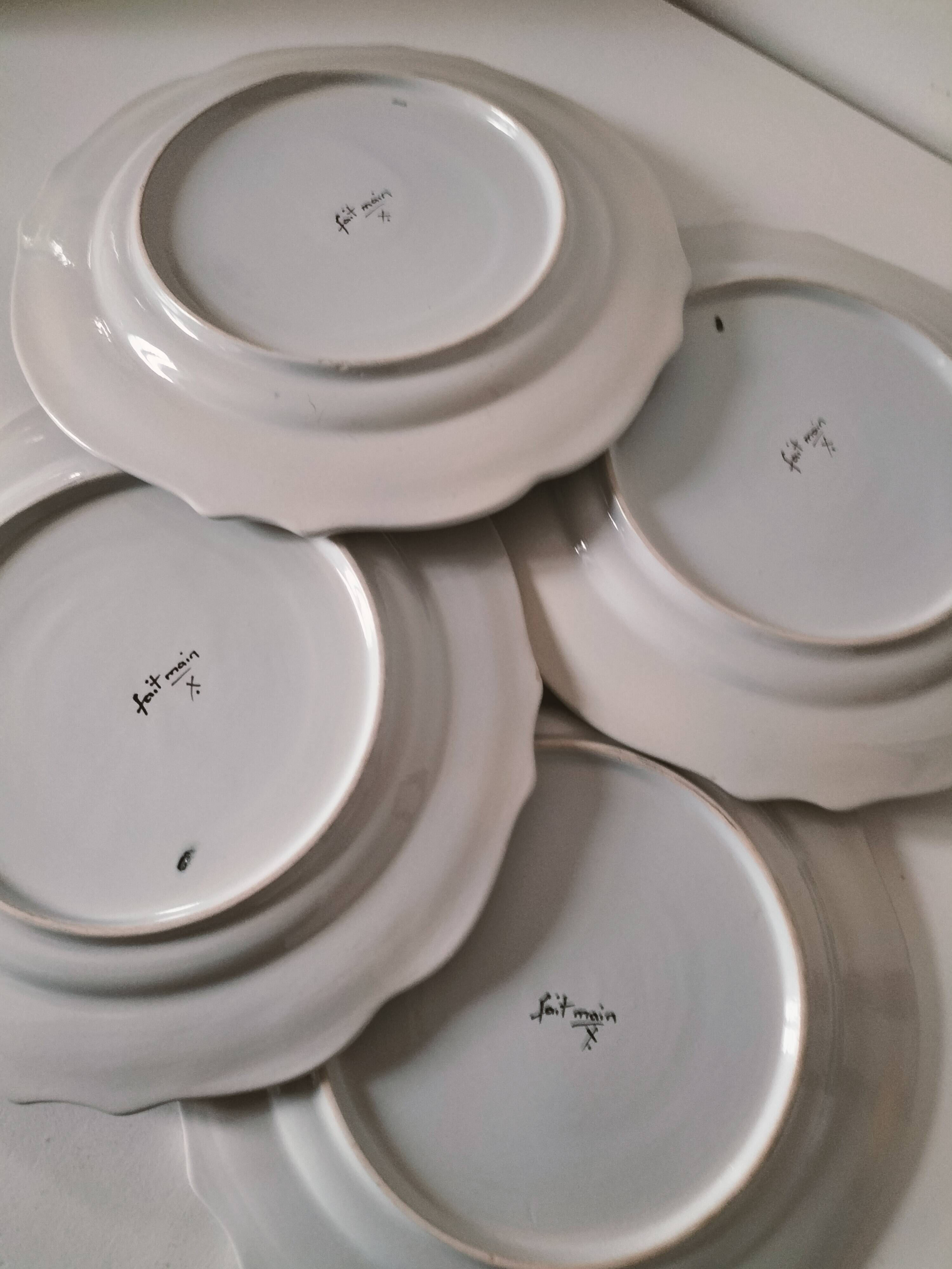 4 earthenware plates with old Rouen decoration, handmade blue floral basket