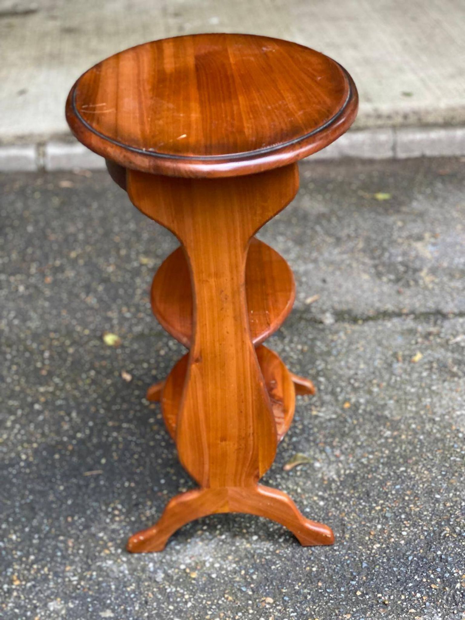 Étagère ovale Louis Philippe en bois massif