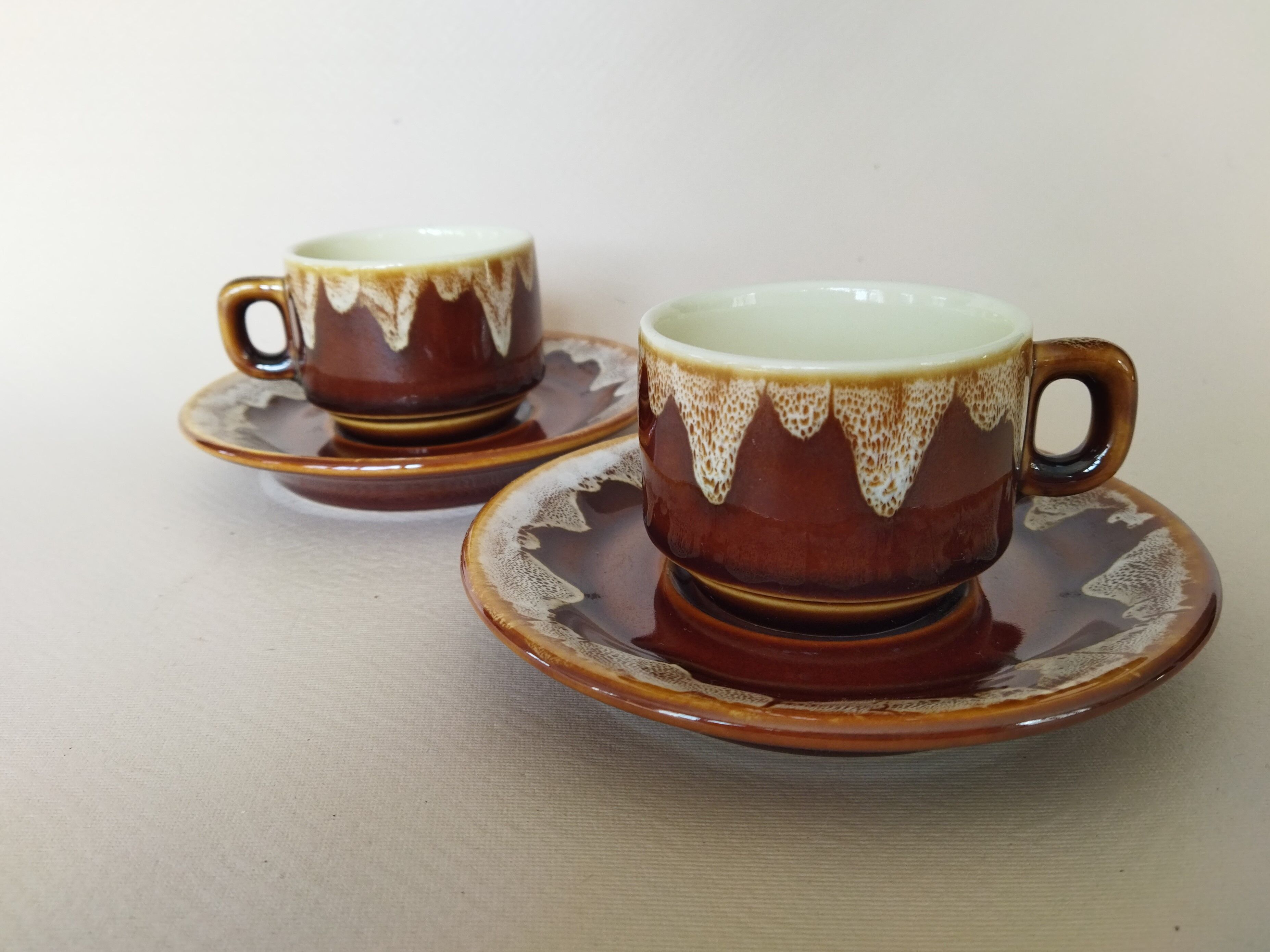 2 bistro coffee cups
