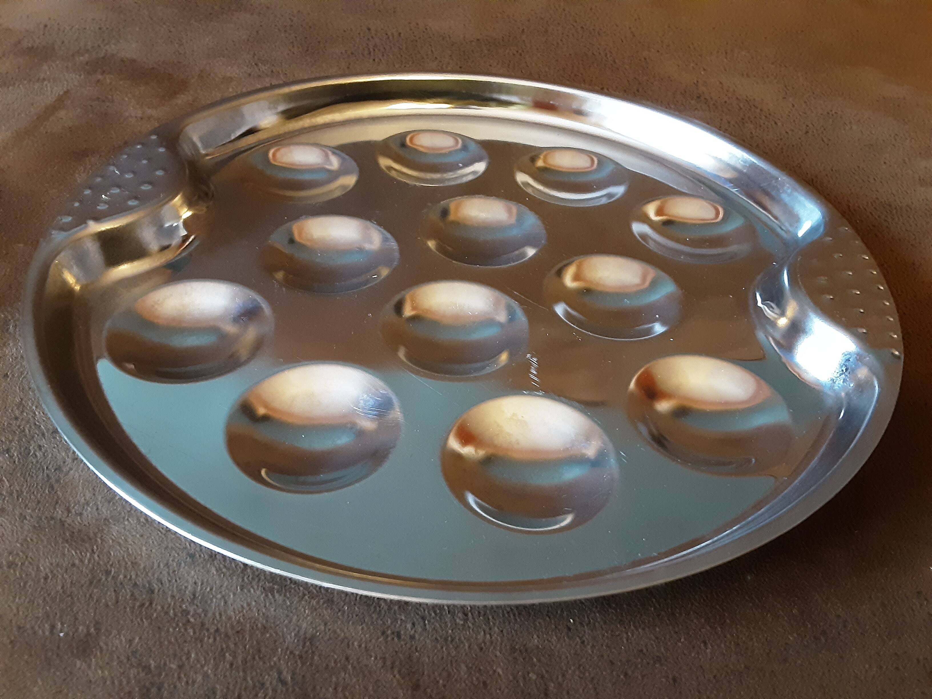 Set of 6 metal snail plates