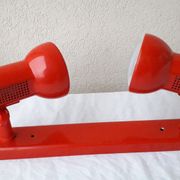 2 appliques rouges