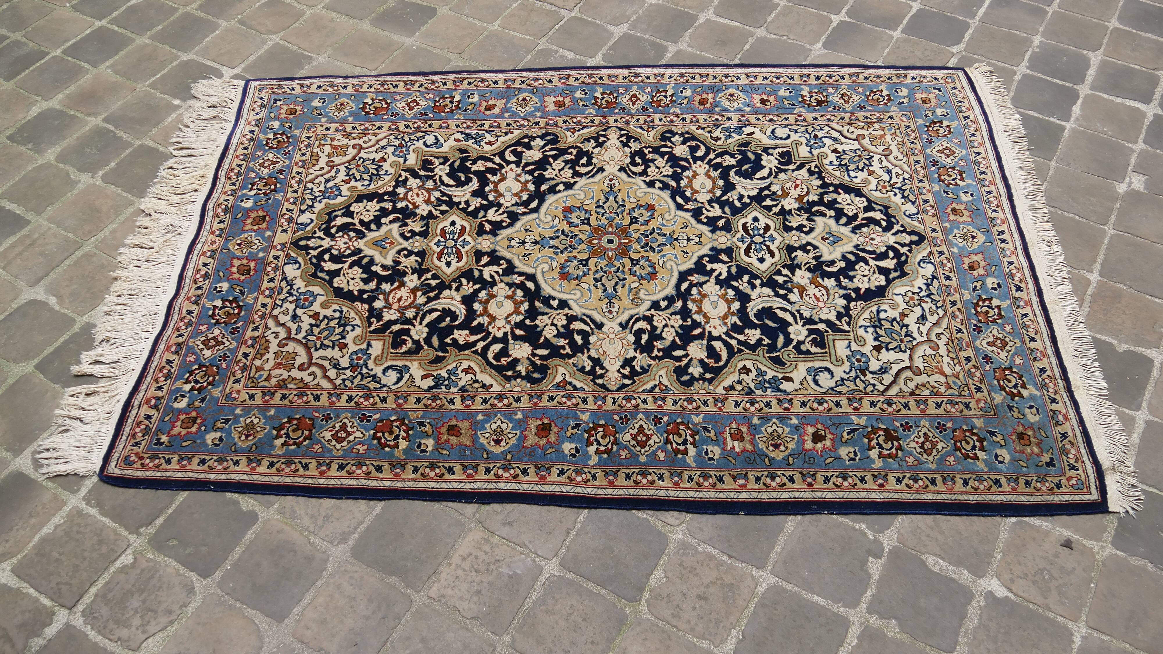 Tapis persan fait main ghoum 172 x 120 cm