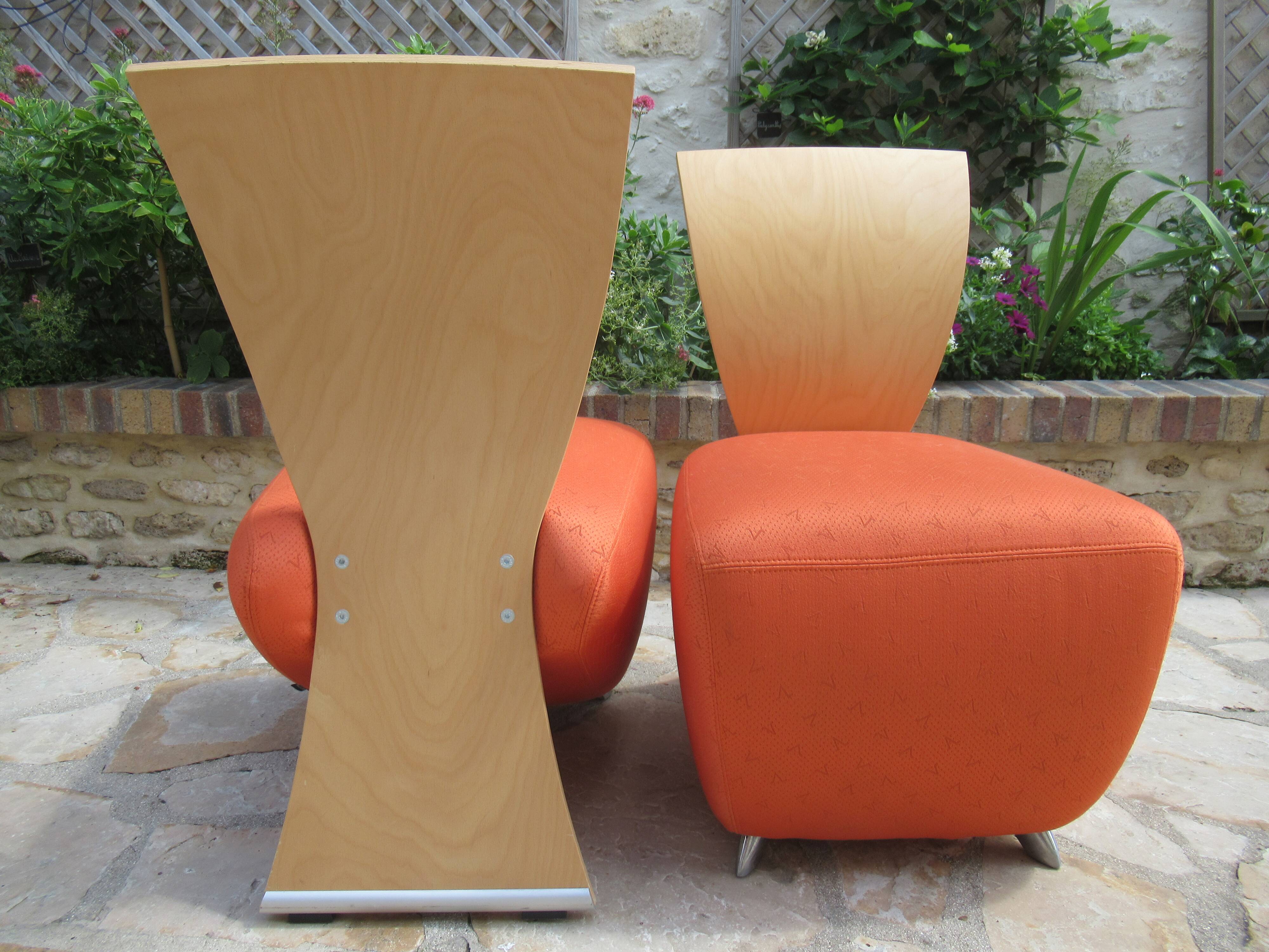 2 fauteuils en bois et tissu orange