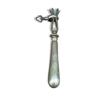 Solid silver leg handle