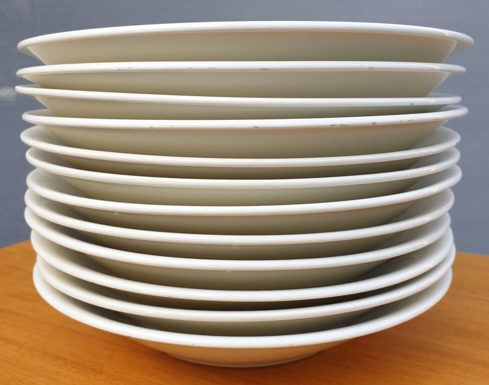 Lot 12 hollow plates Gien model Princess 1960