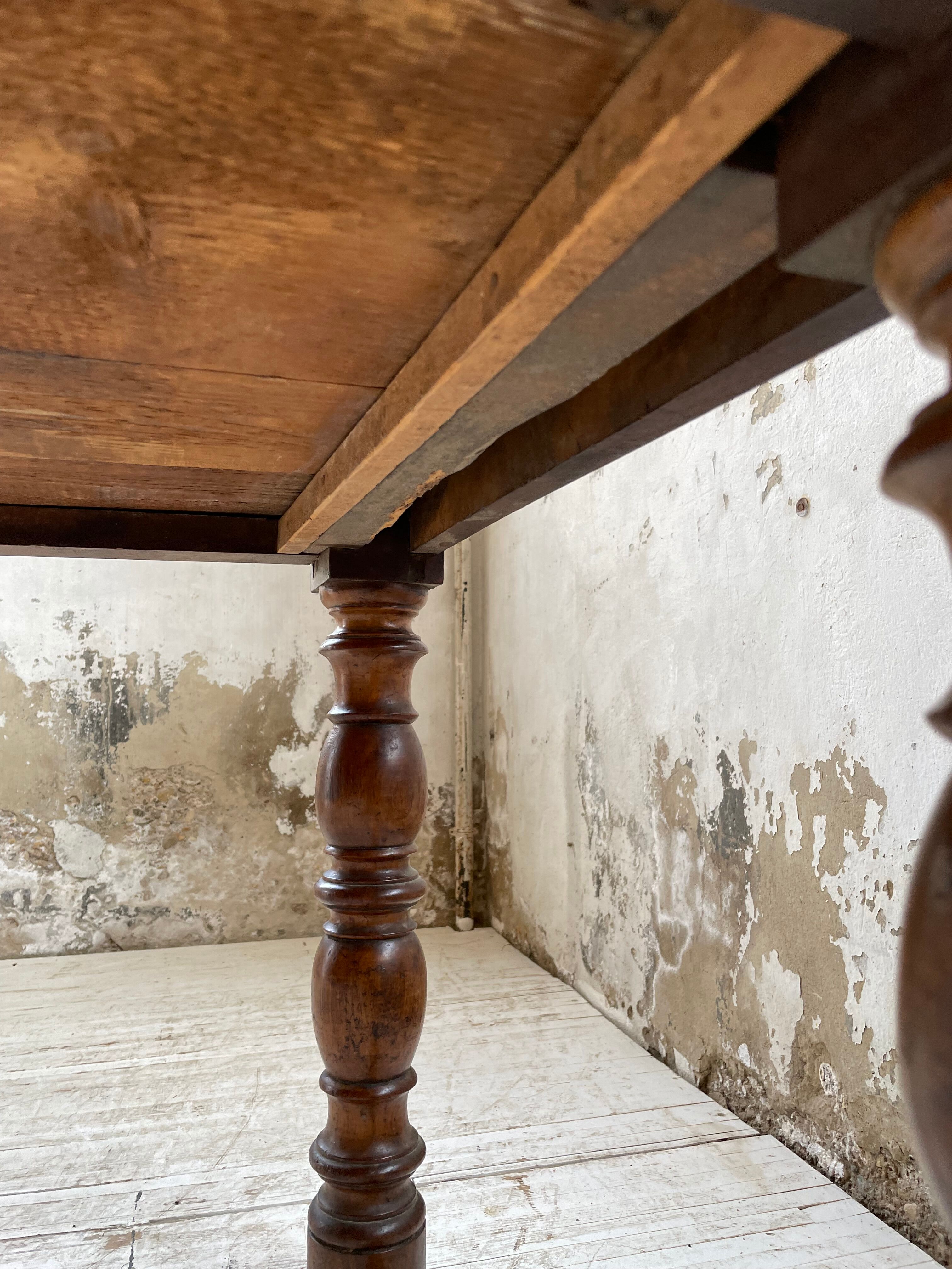 Table of draper firm walnut 260cm