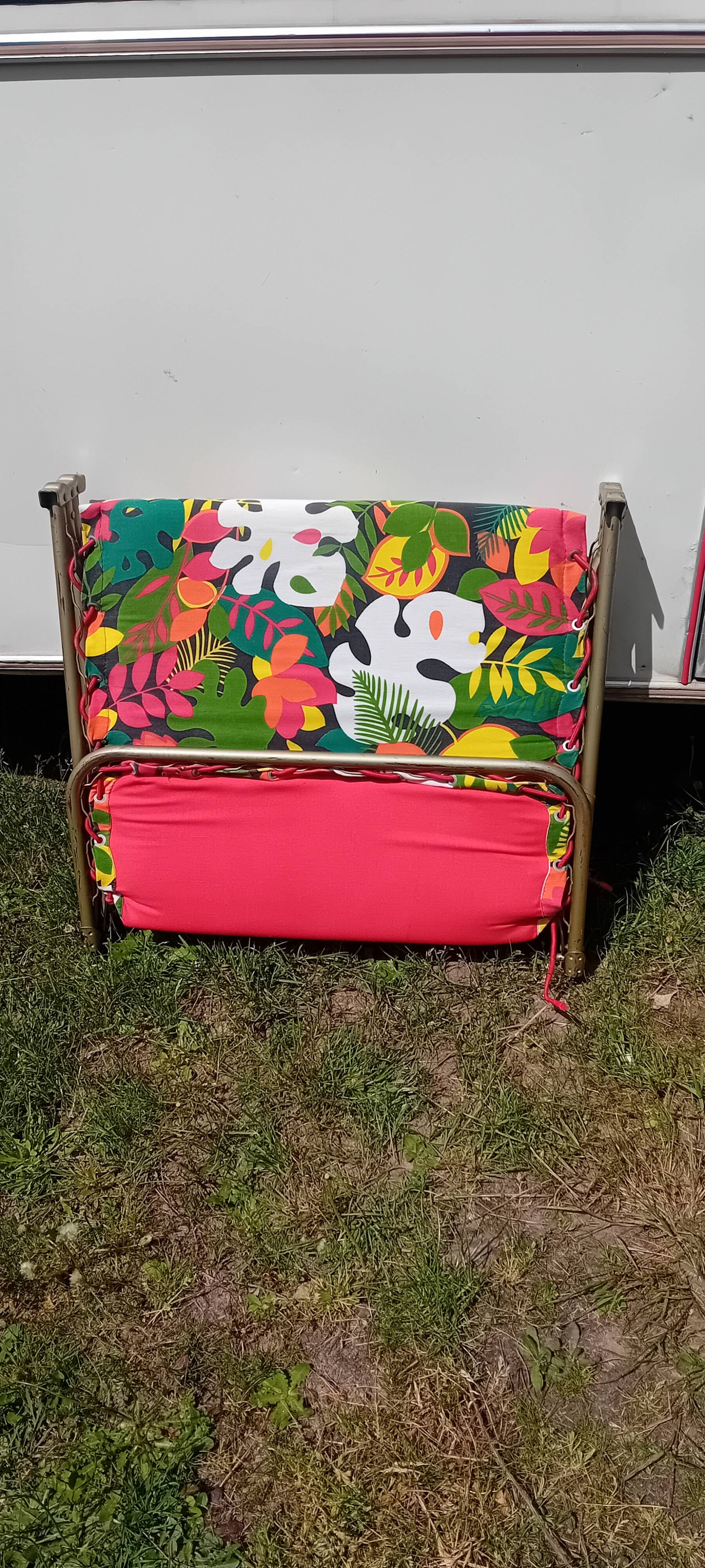 Vintage Deckchair-Camp Bed