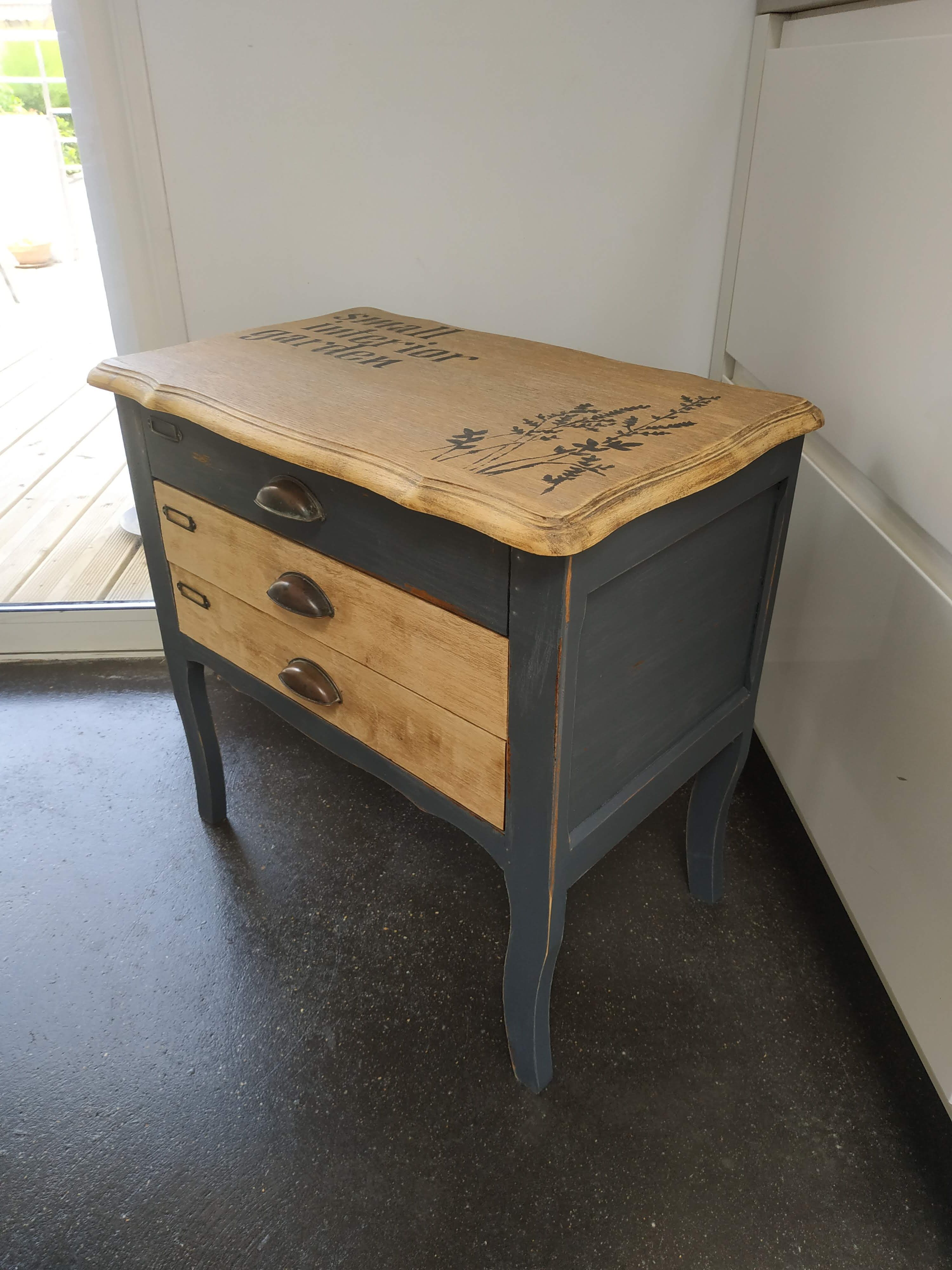 Vintage sewing baskte