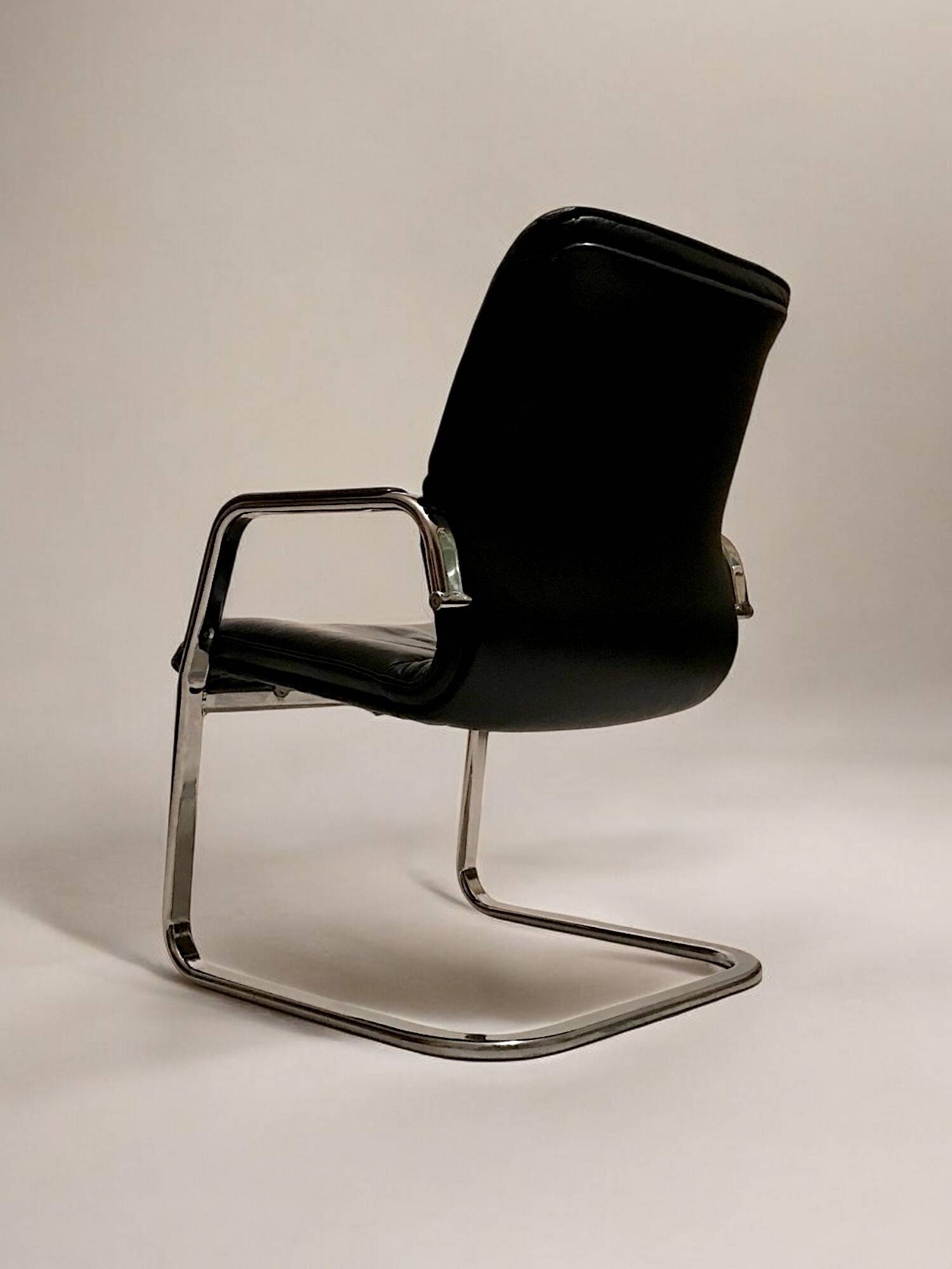 Black leather and chrome steel office chair, Italy 1990