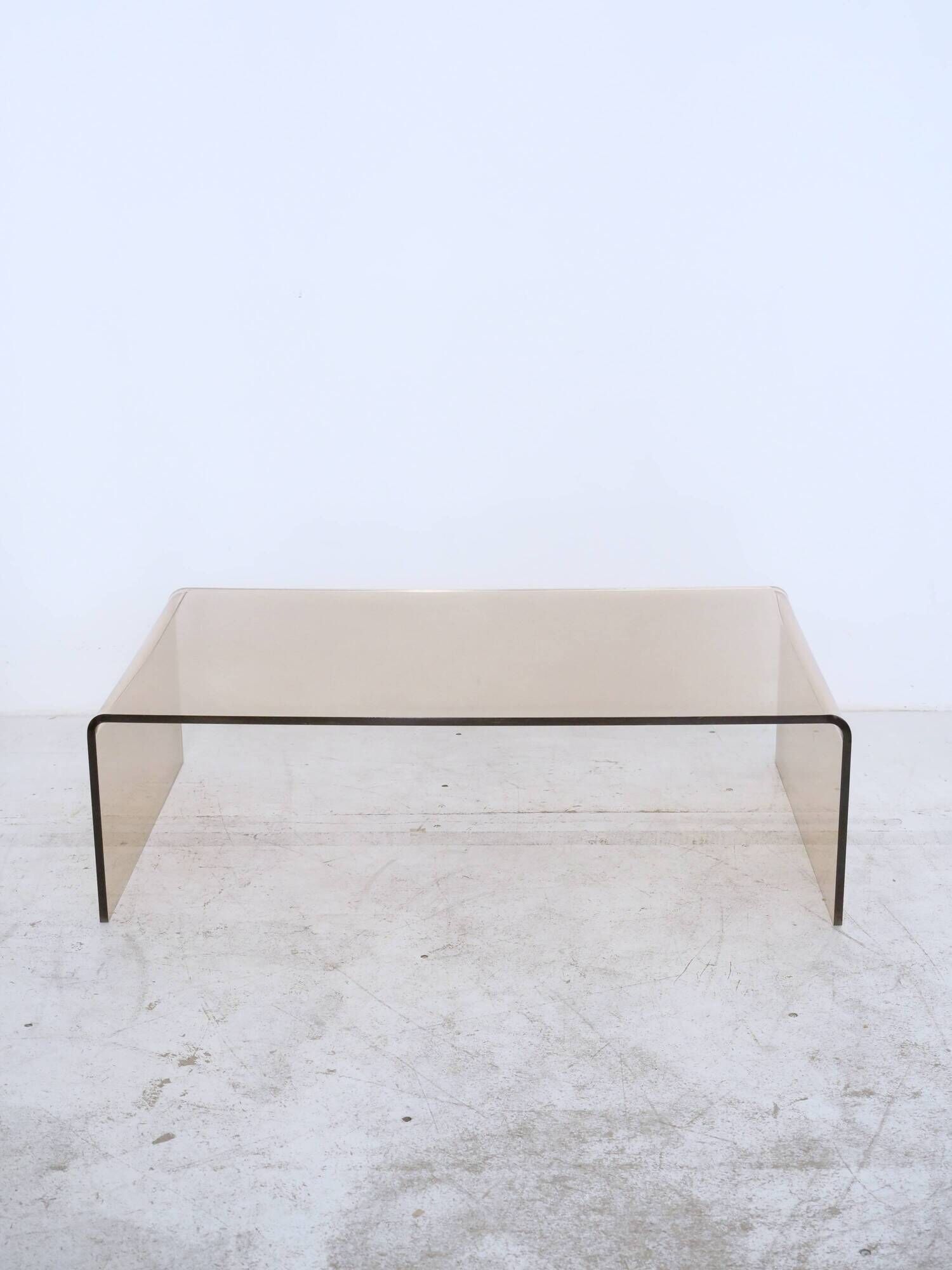 table basse plexiglas fumé Design années 1970