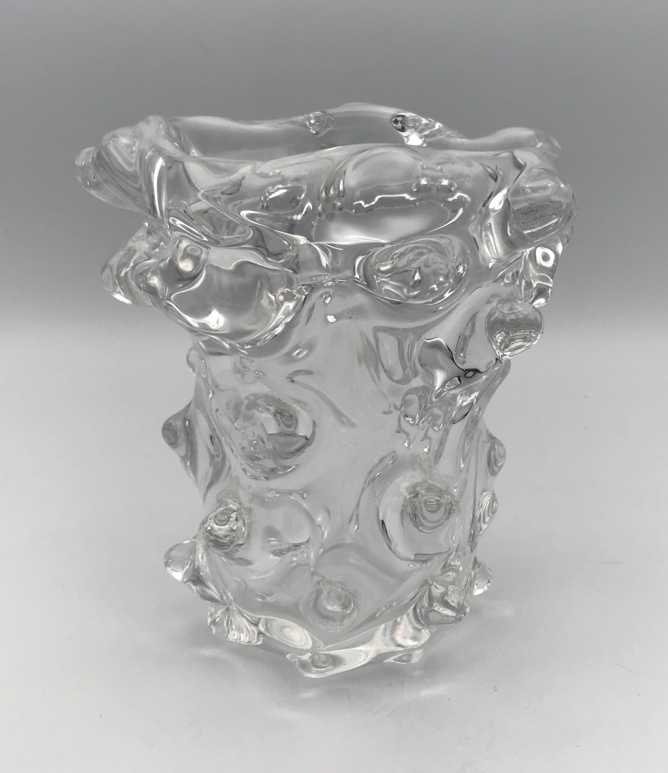 Vase en cristal à décor de picots en relief 1,8 kg