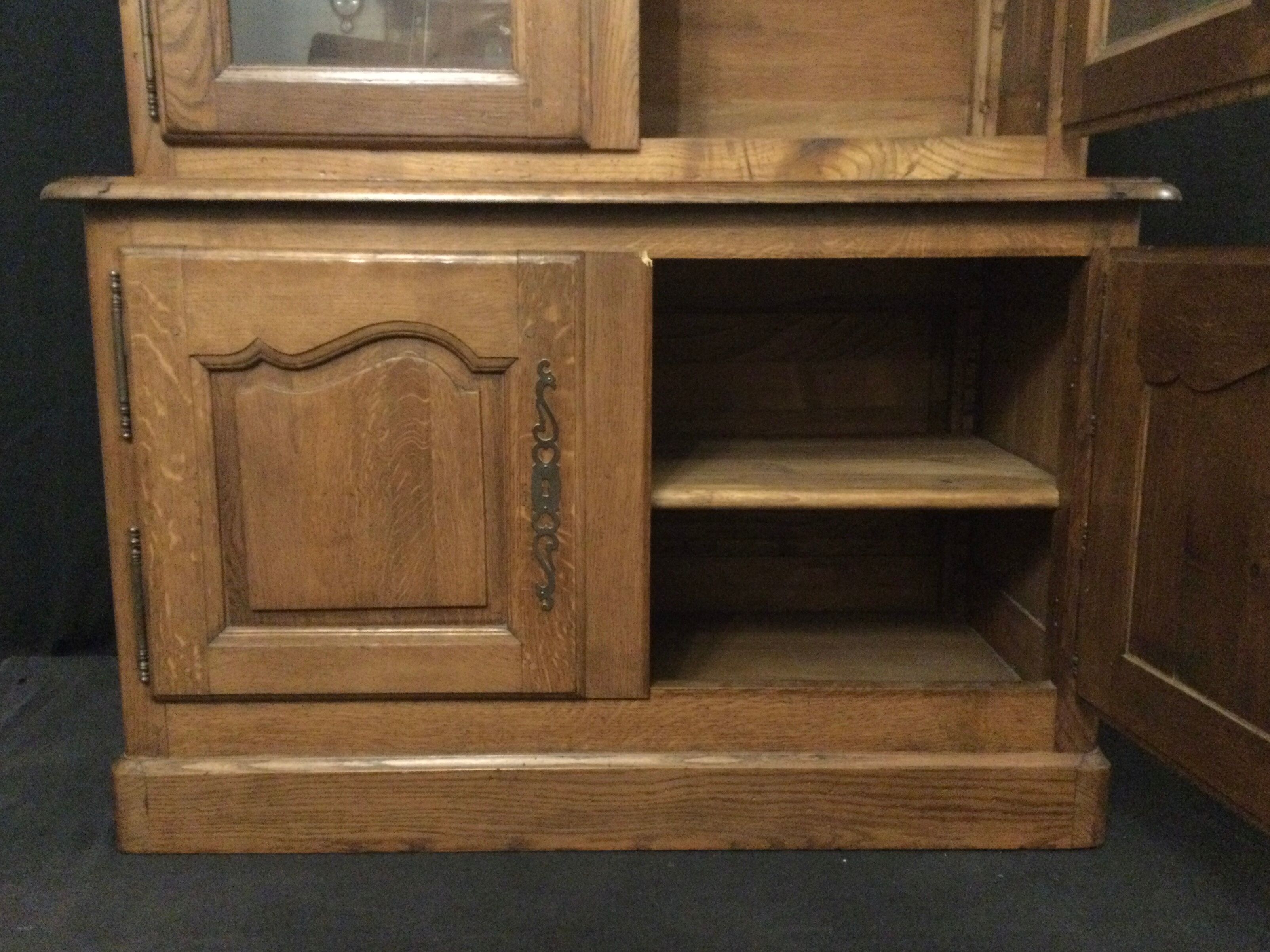 Buffet deux corps vaisselier