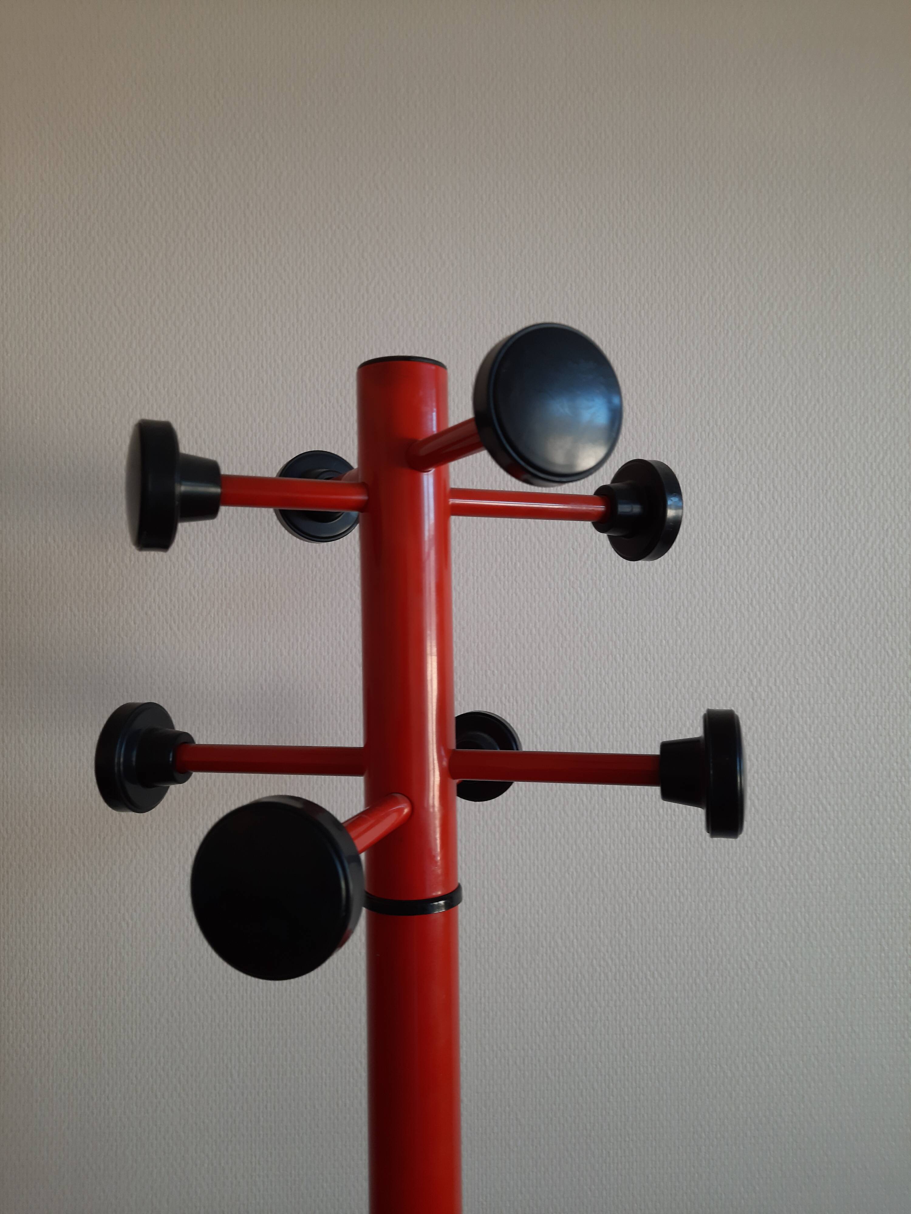 80s coats holder